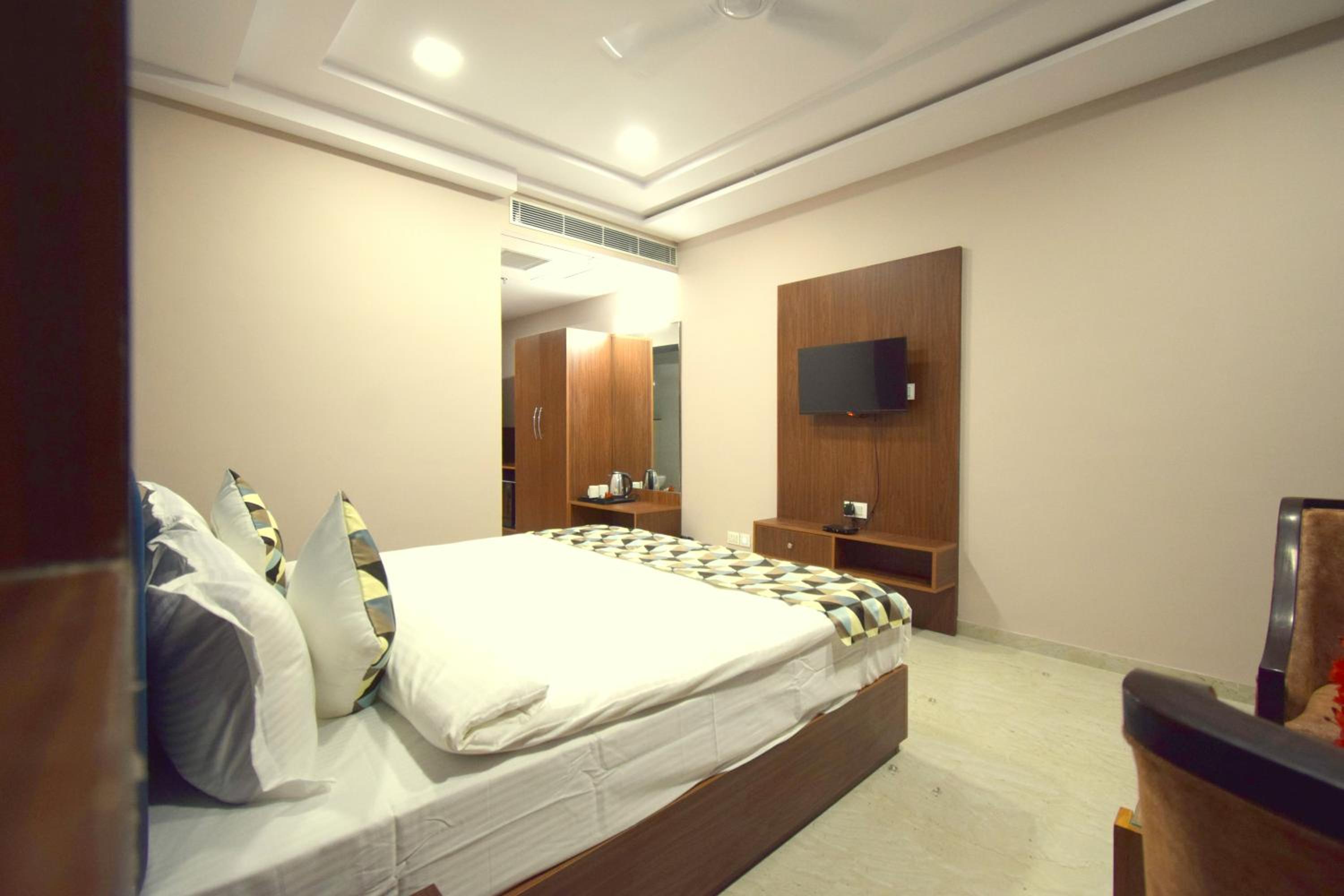 Deluxe Double Room - Photo 15