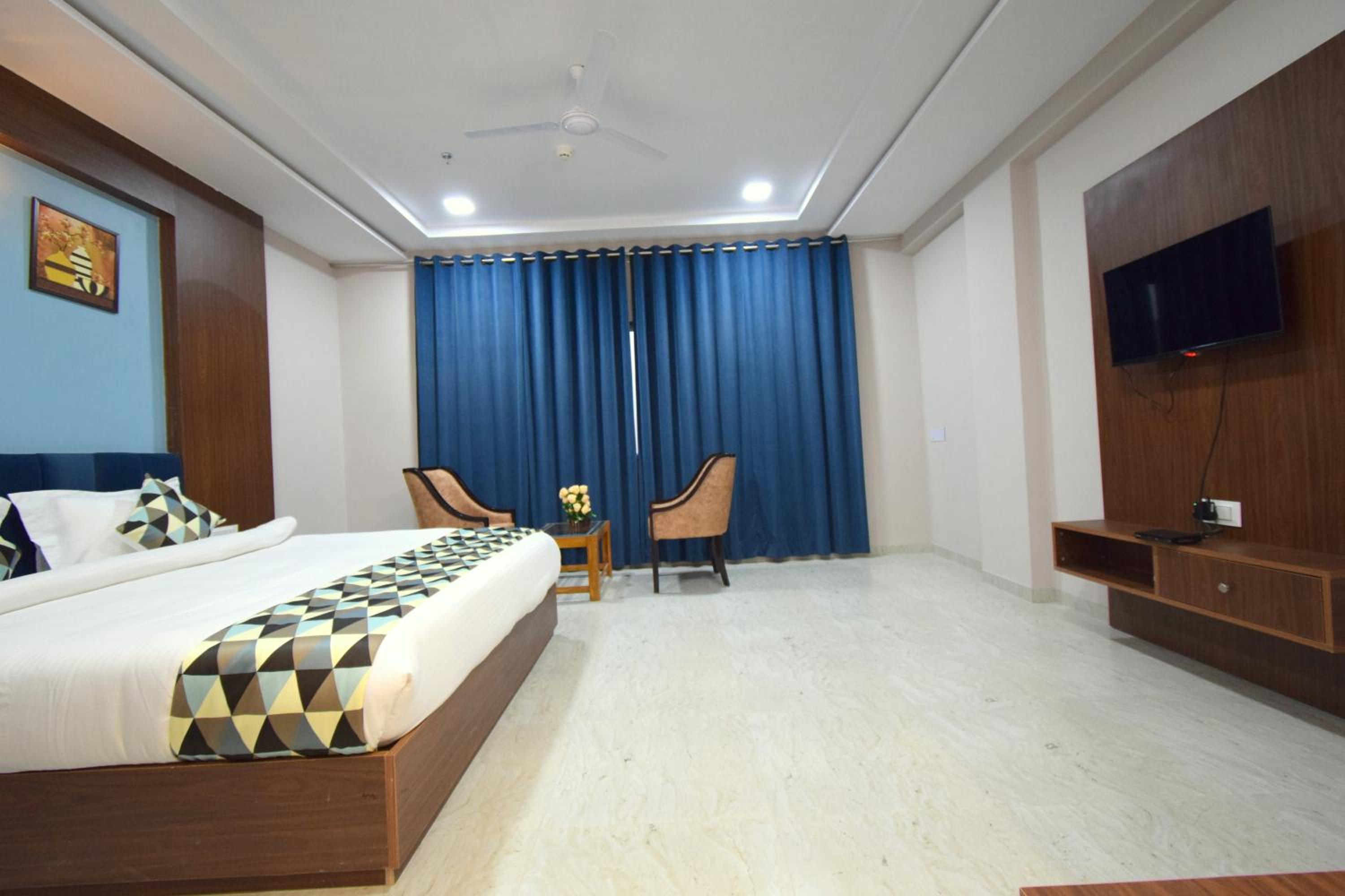 Deluxe Double Room - Photo 9