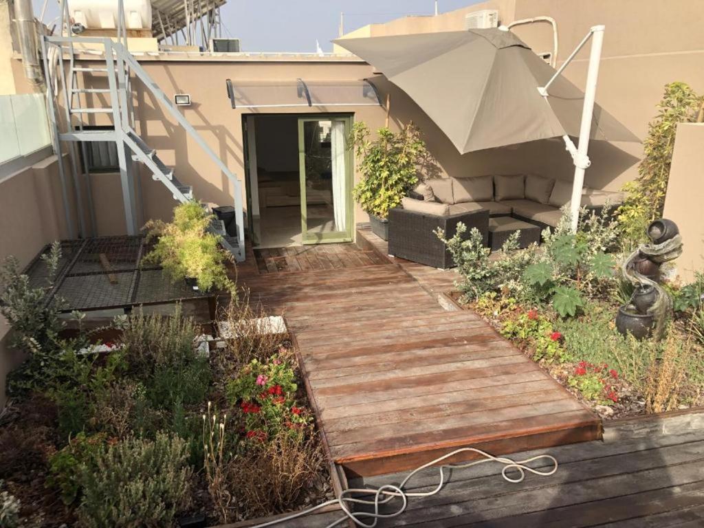Family Room with Terrace photo 3