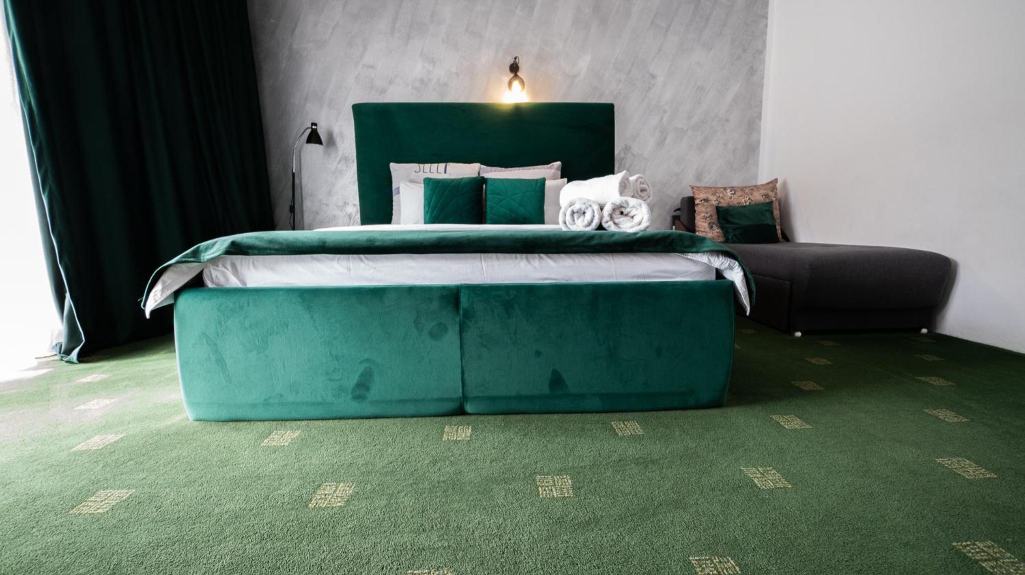 Triple Room with Balcony - Photo 7