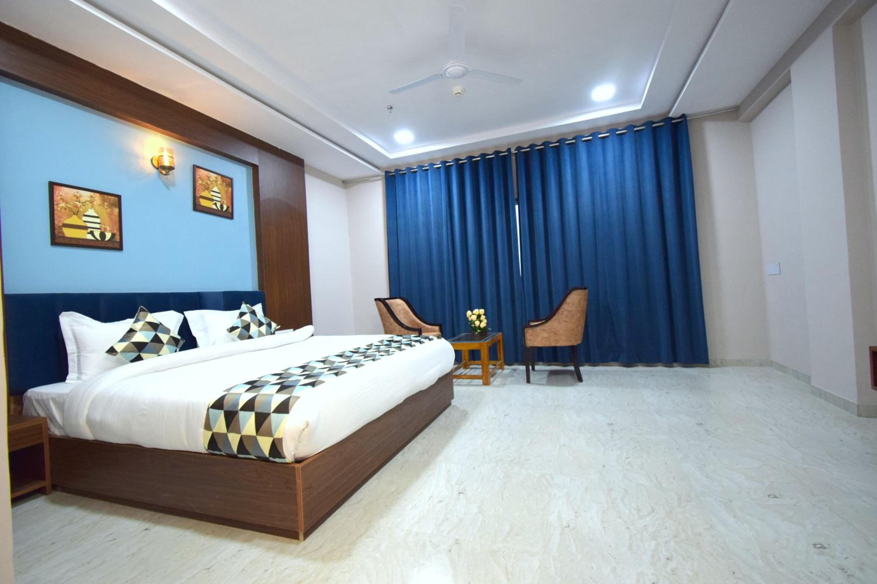 Deluxe Double Room - Photo 11