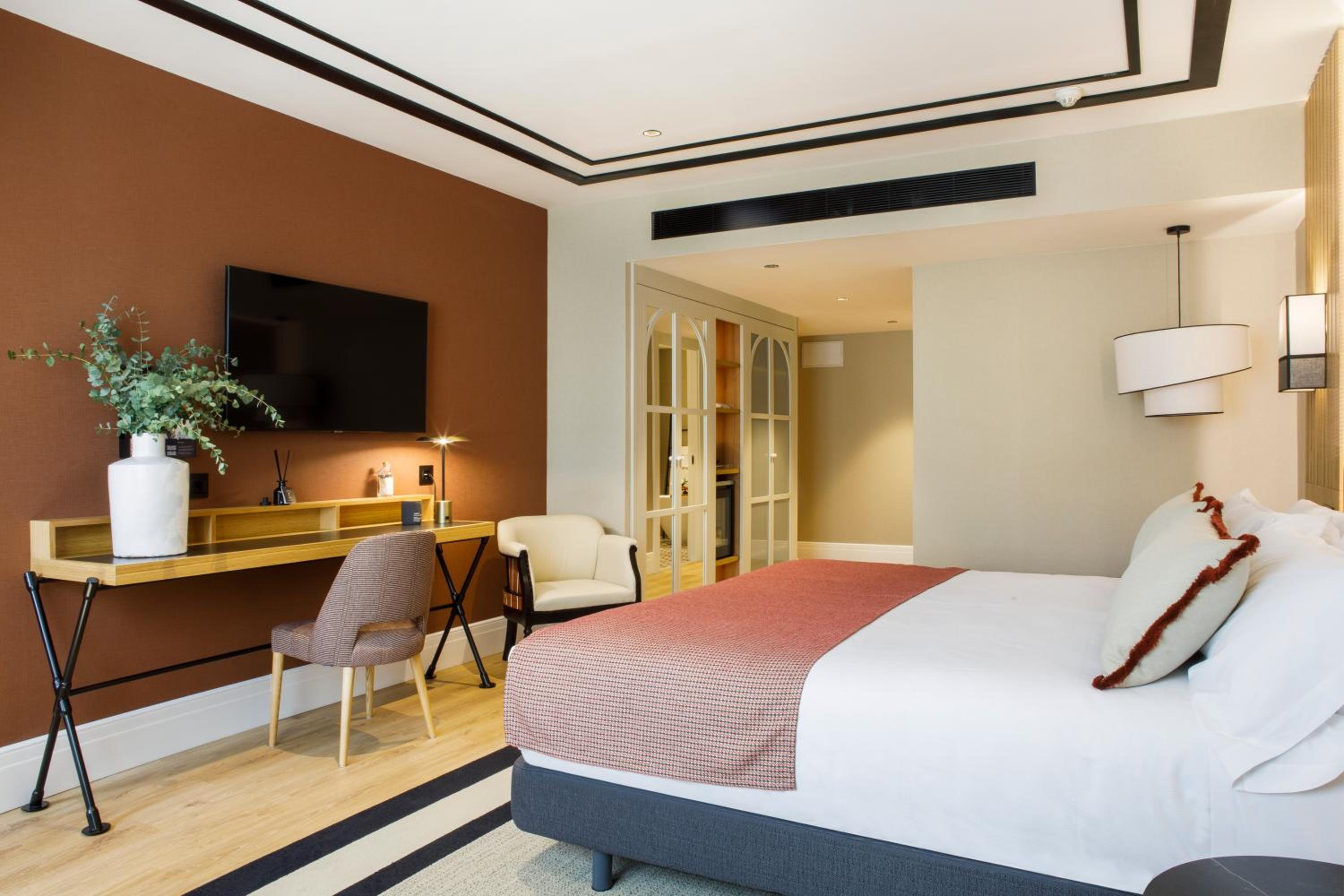 Premium Junior Suite photo 3