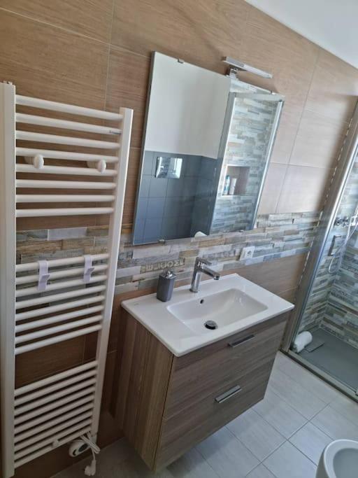 Three-Bedroom Apartment - Photo 27