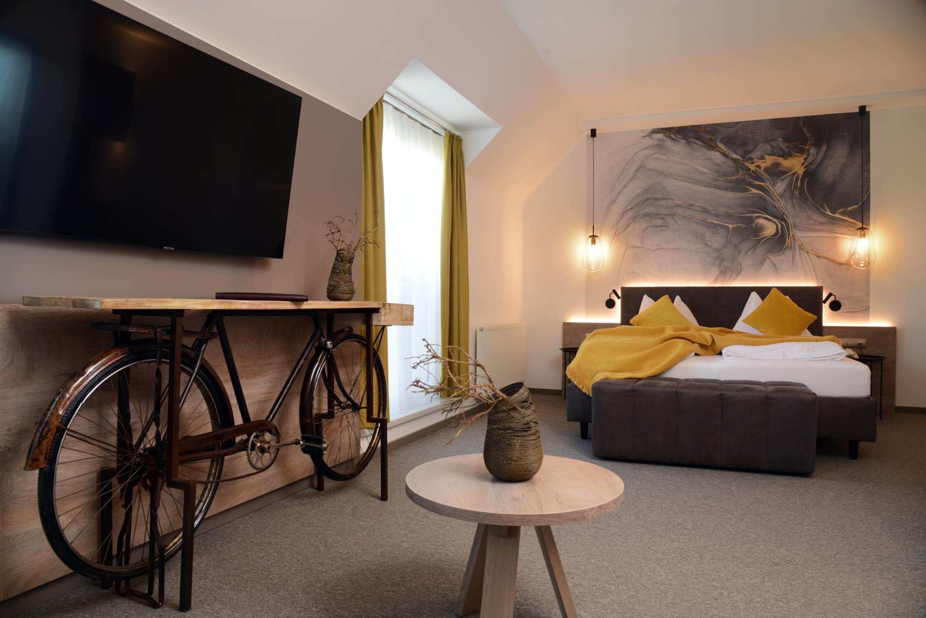 Deluxe Double Room with Balcony photo 1