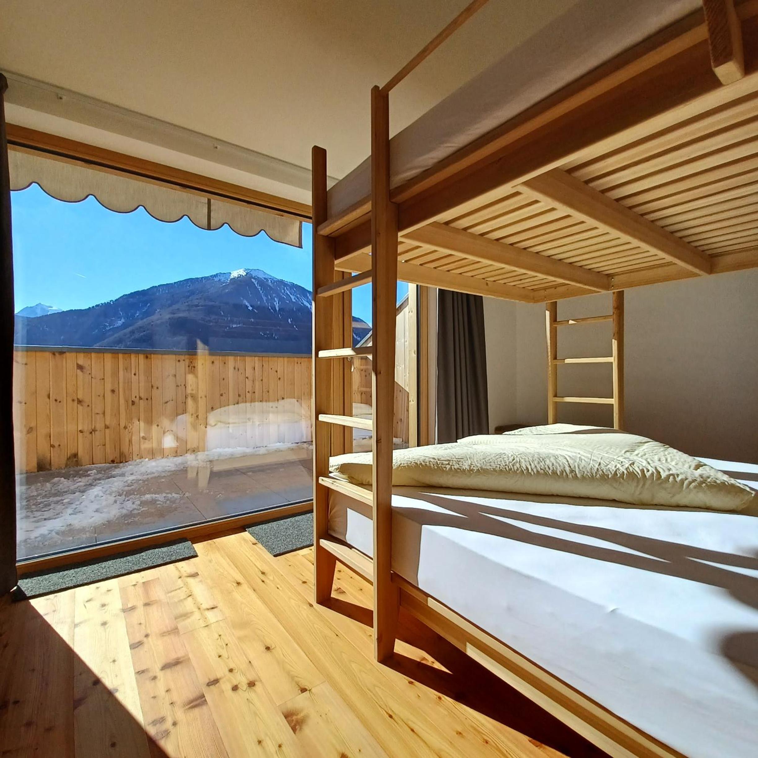 Deluxe Double Room (2 Adults + 1 Child) photo 1