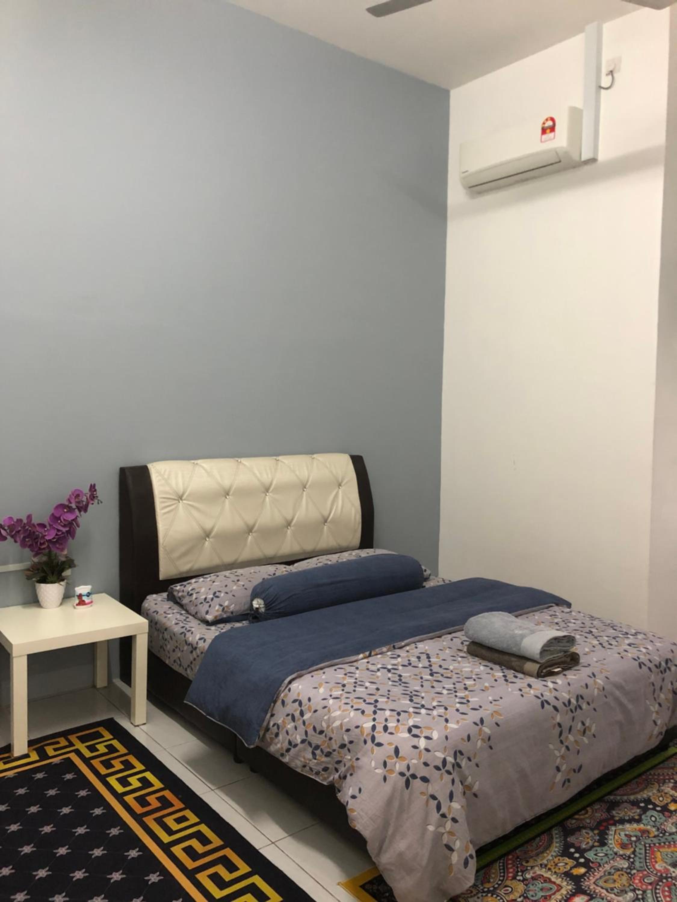 Three-Bedroom House photo 2