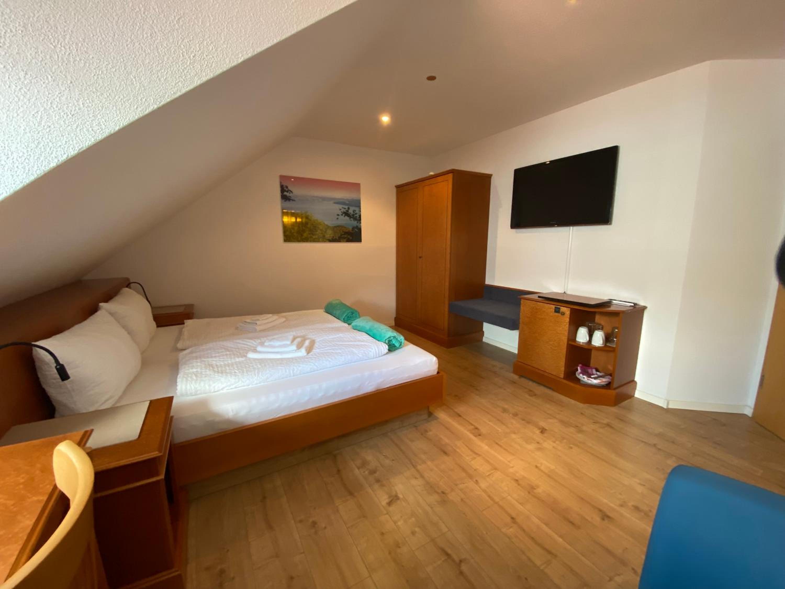 Double Room With Private Bathroom