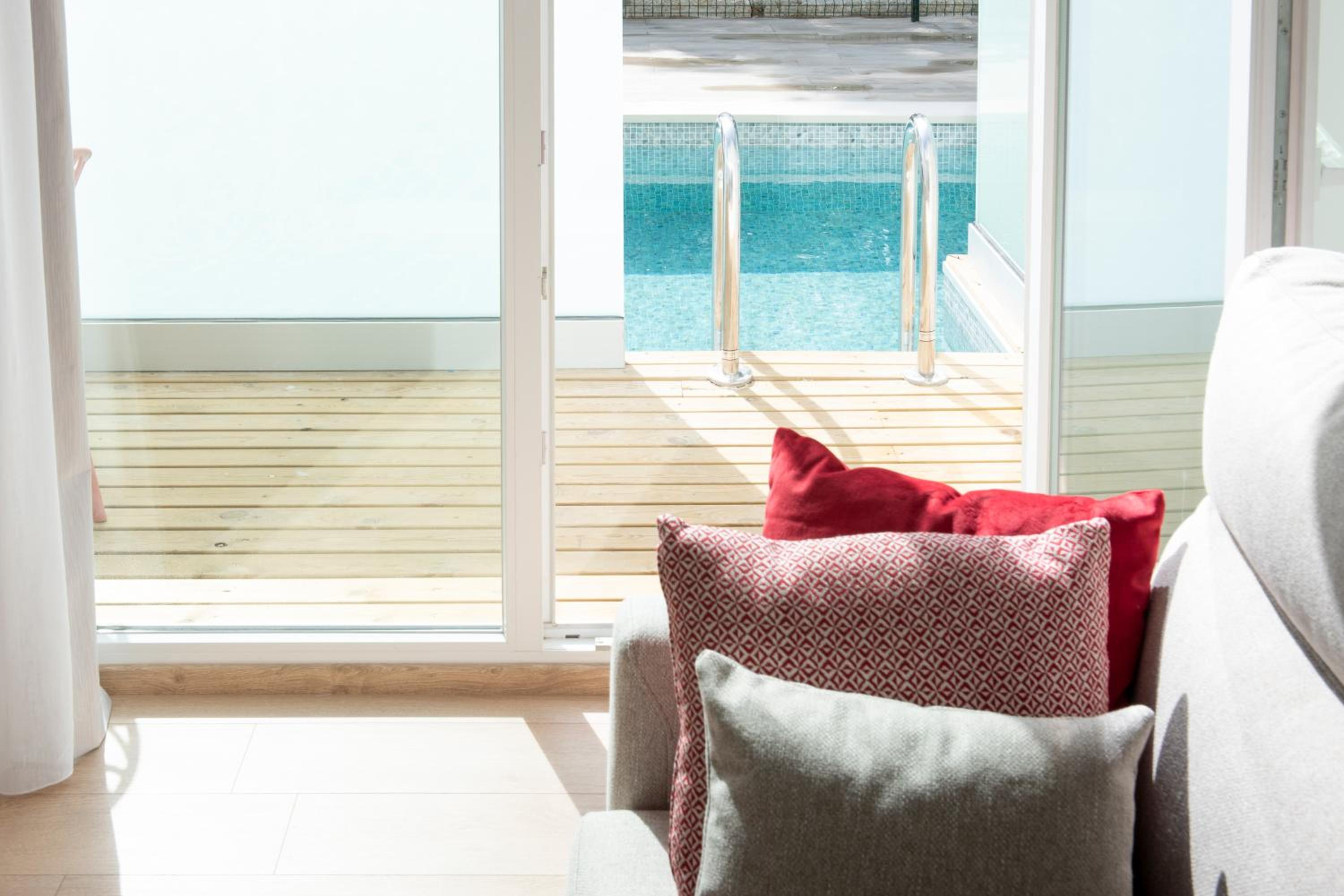 Apartment with Pool View  photo 2