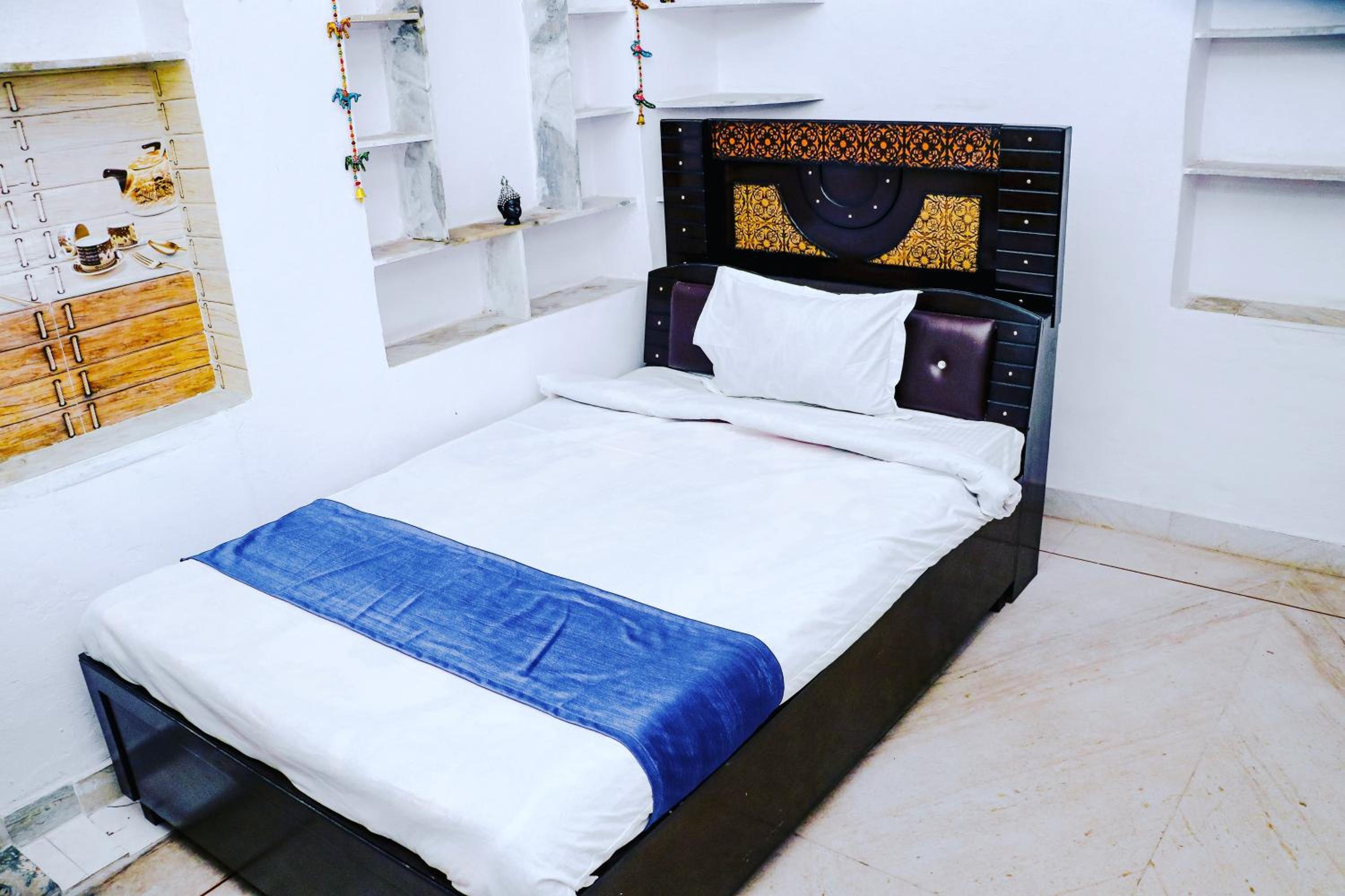 Single Room With Private Bathroom