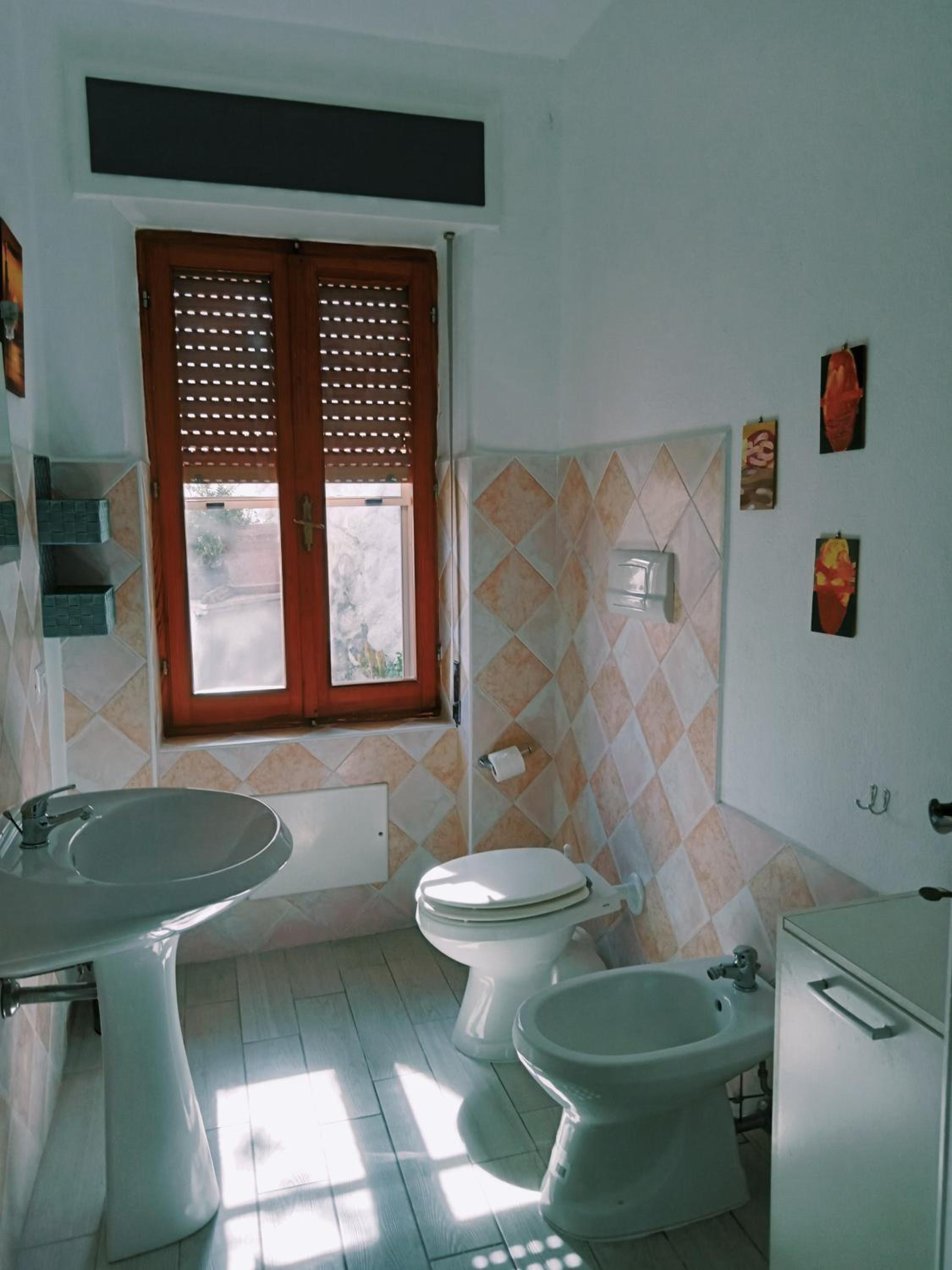 Double or Twin Room with Private Bathroom photo 3