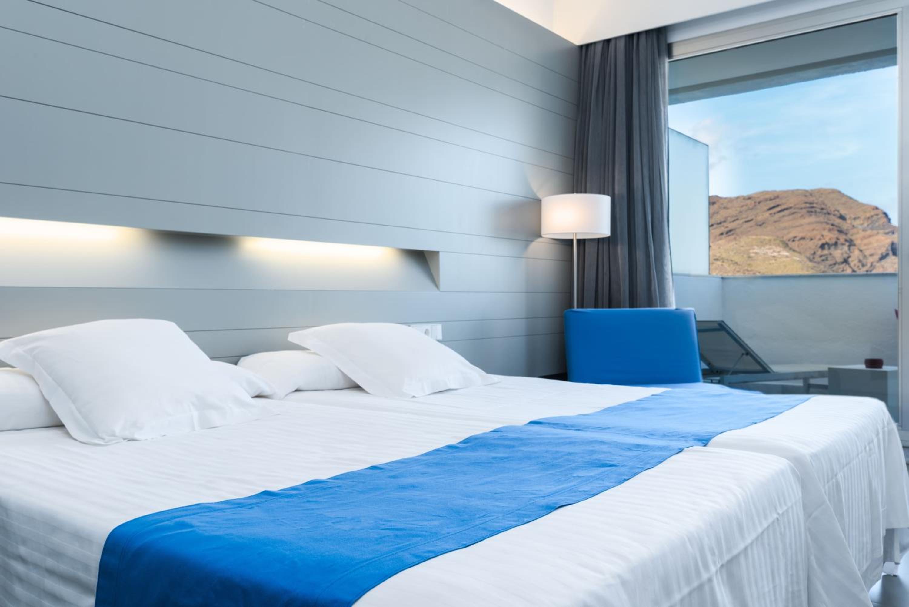 Standard Twin Room with Sea View