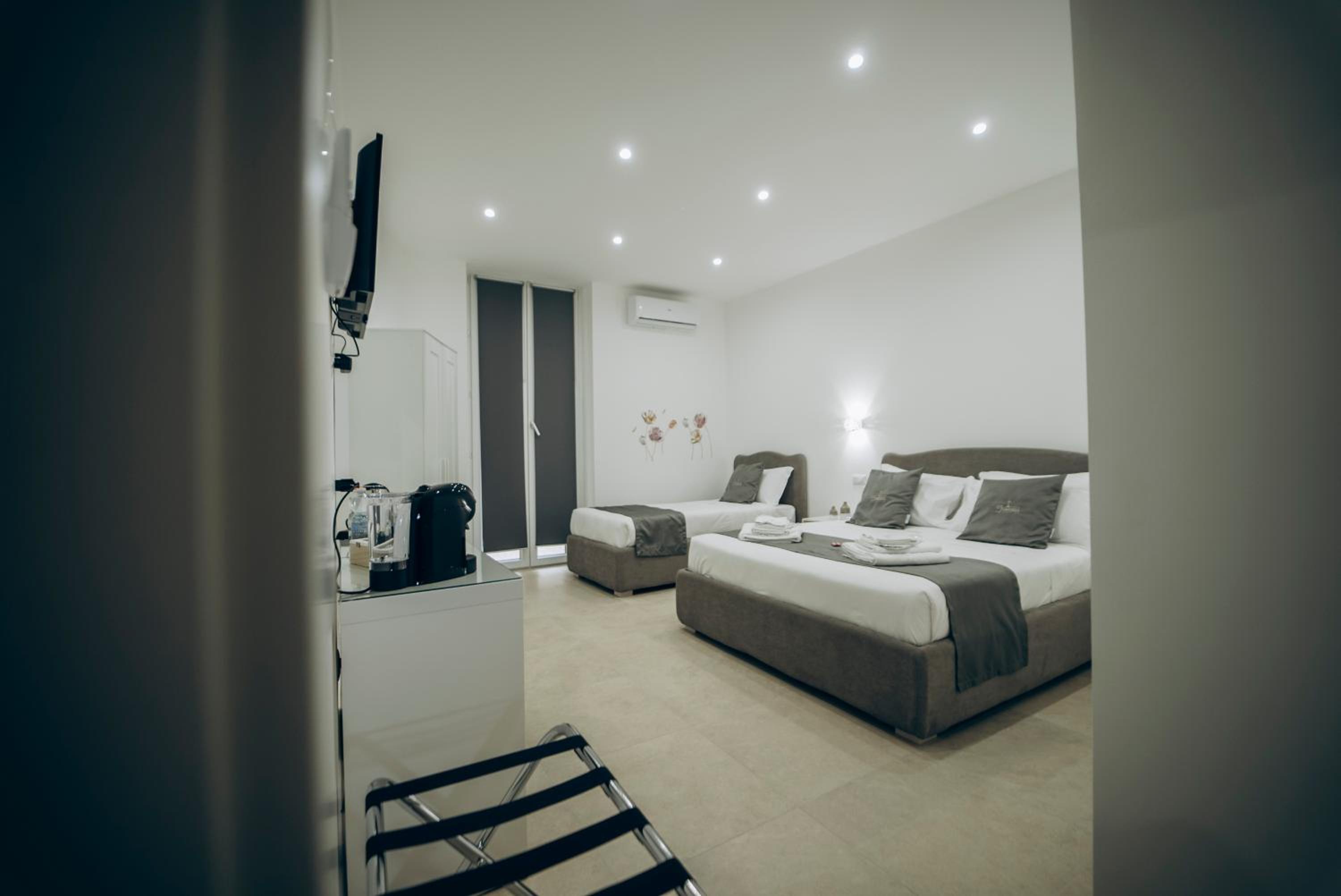 Triple Room with Balcony photo 3