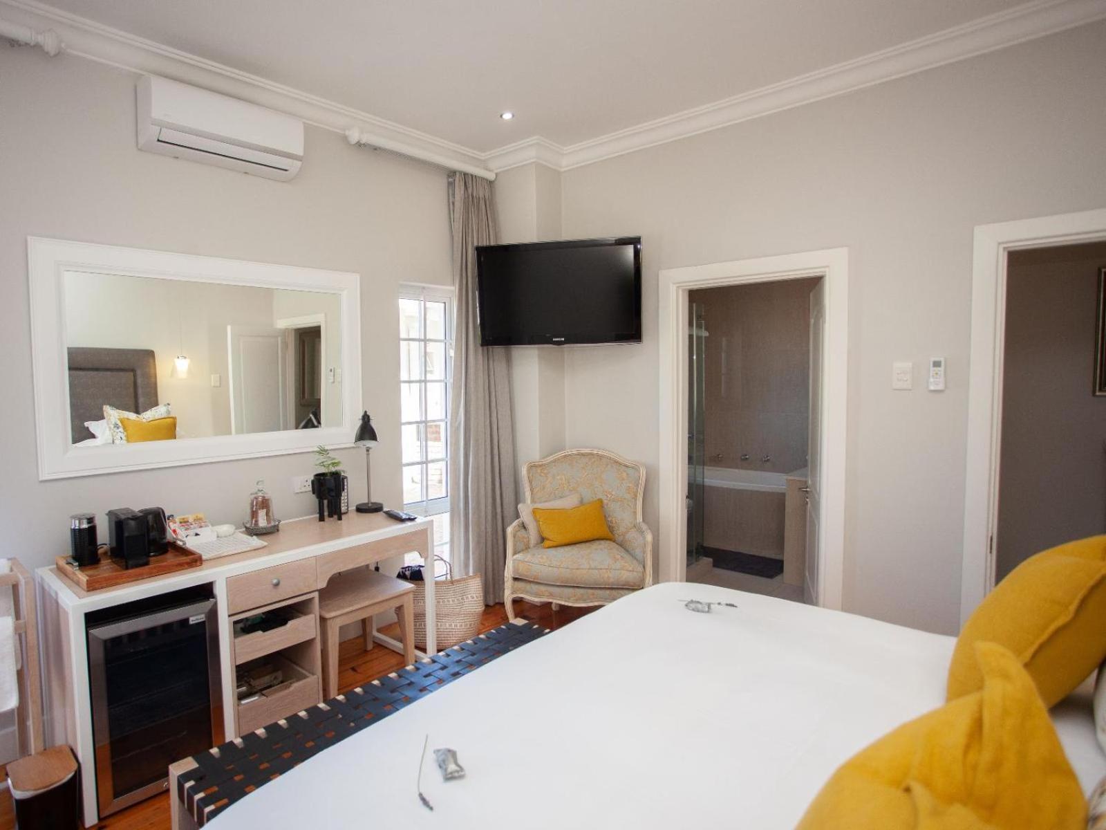 Executive King Room - Photo 19