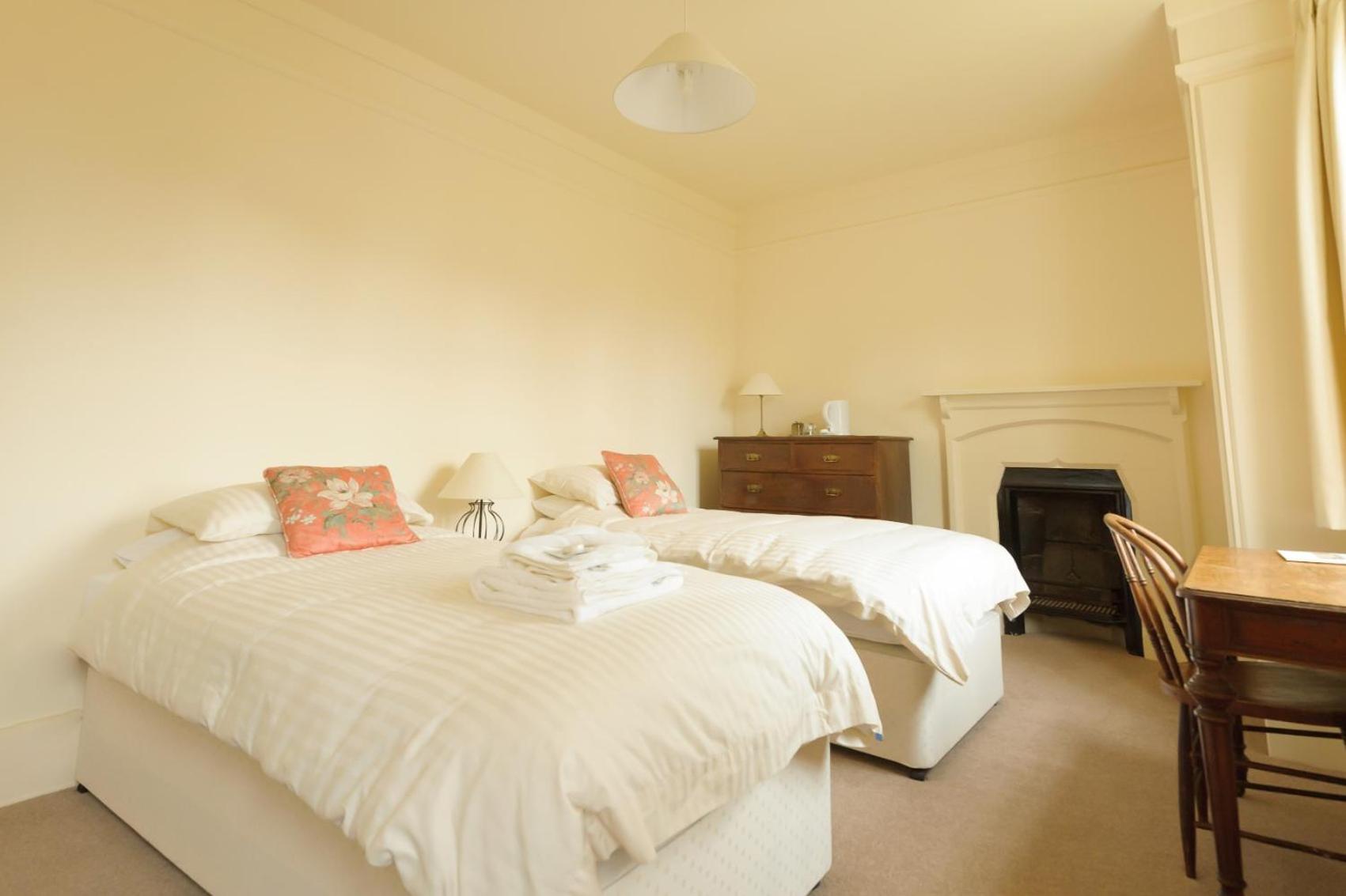 Twin Room with Shower
