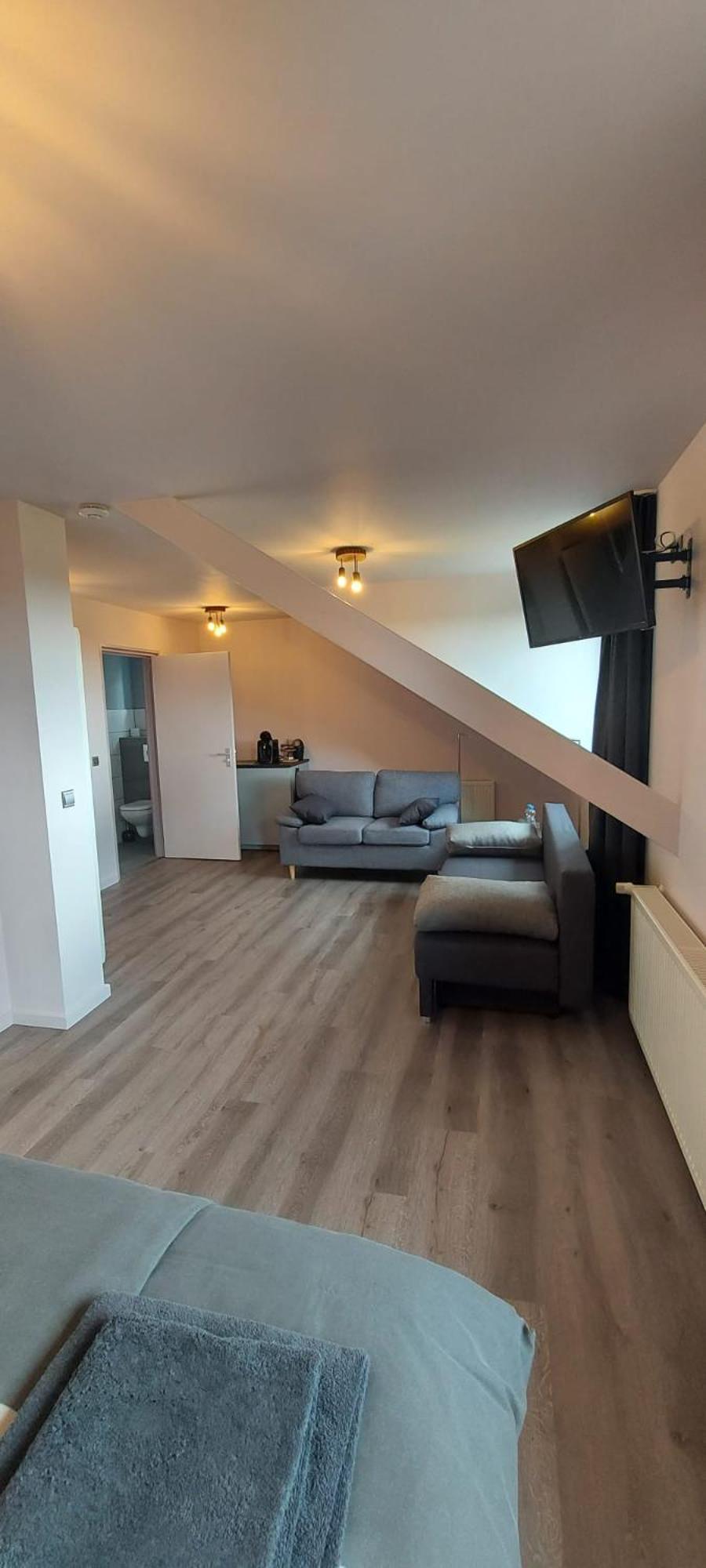 Triple Room with Private Bathroom - Photo 2