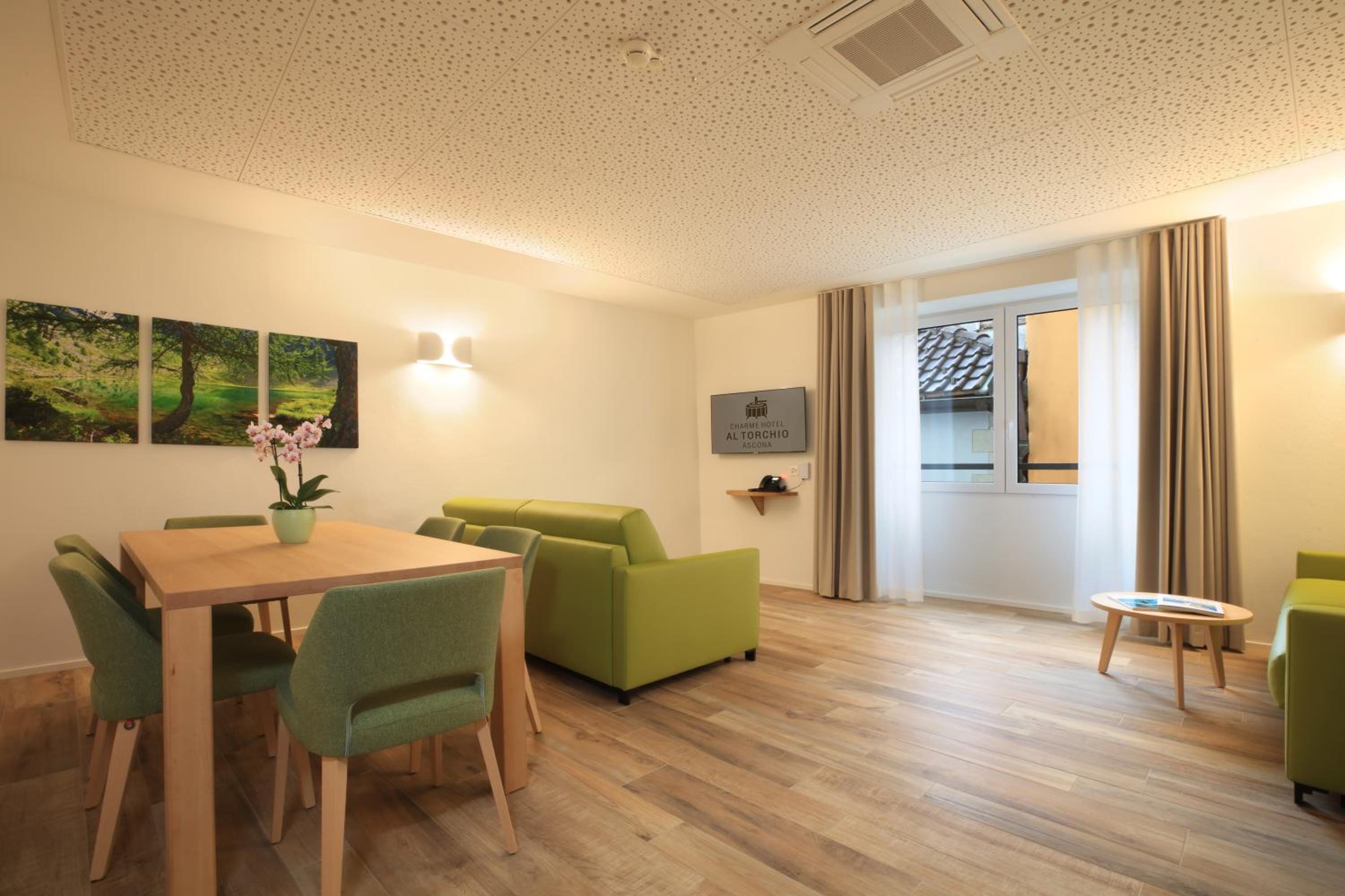 Suite - Photo 5