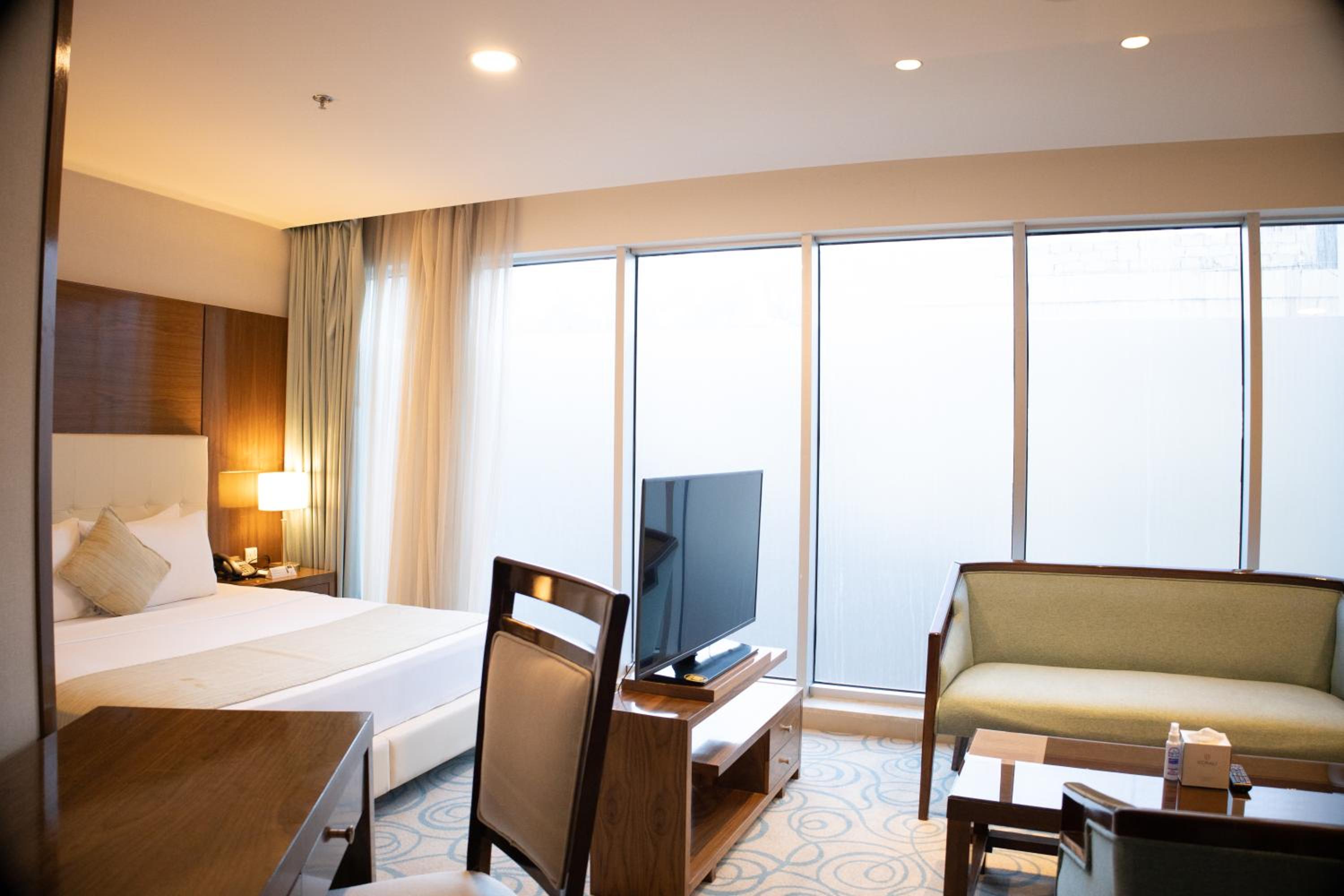 Deluxe Suite