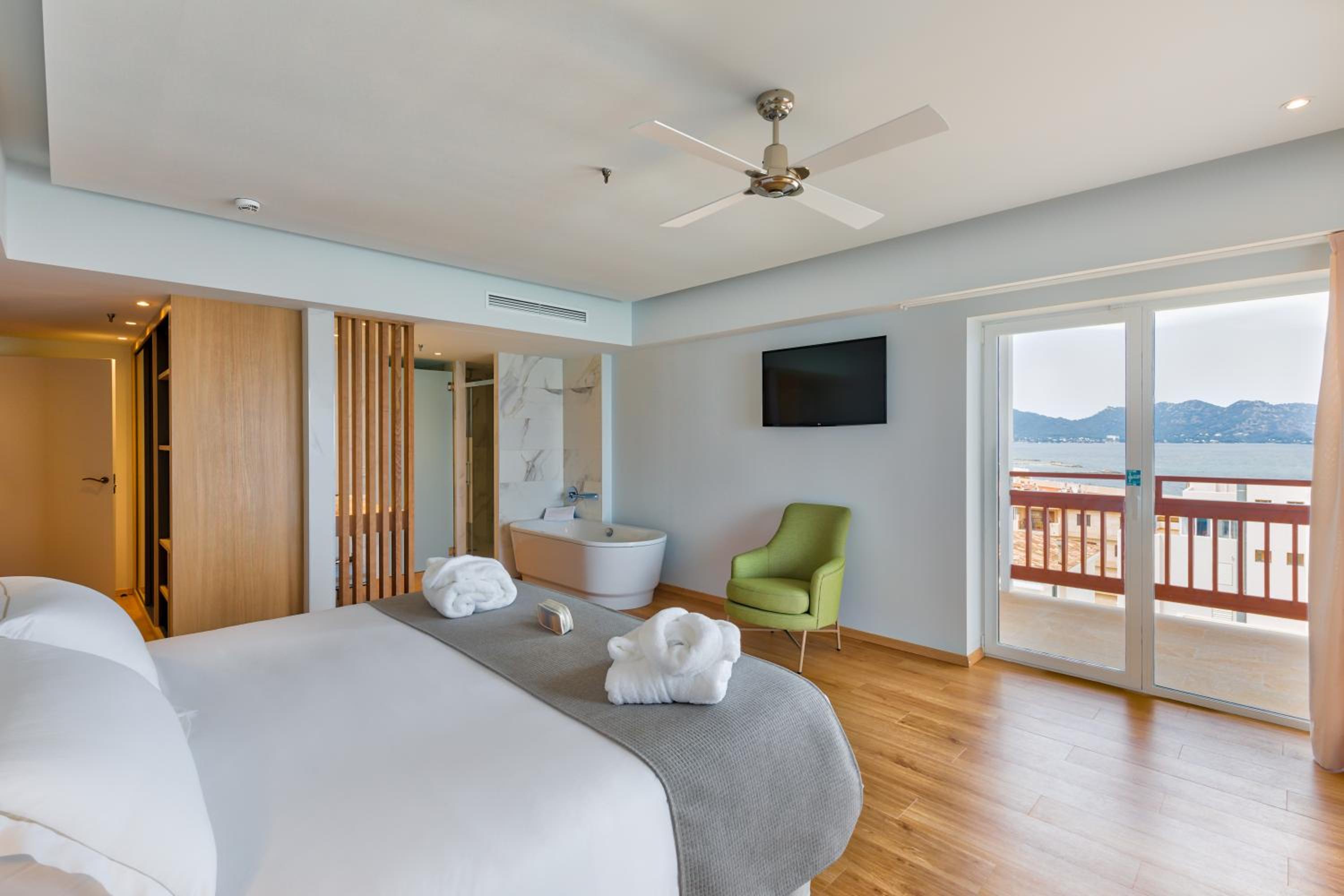 Junior Suite - Photo 1