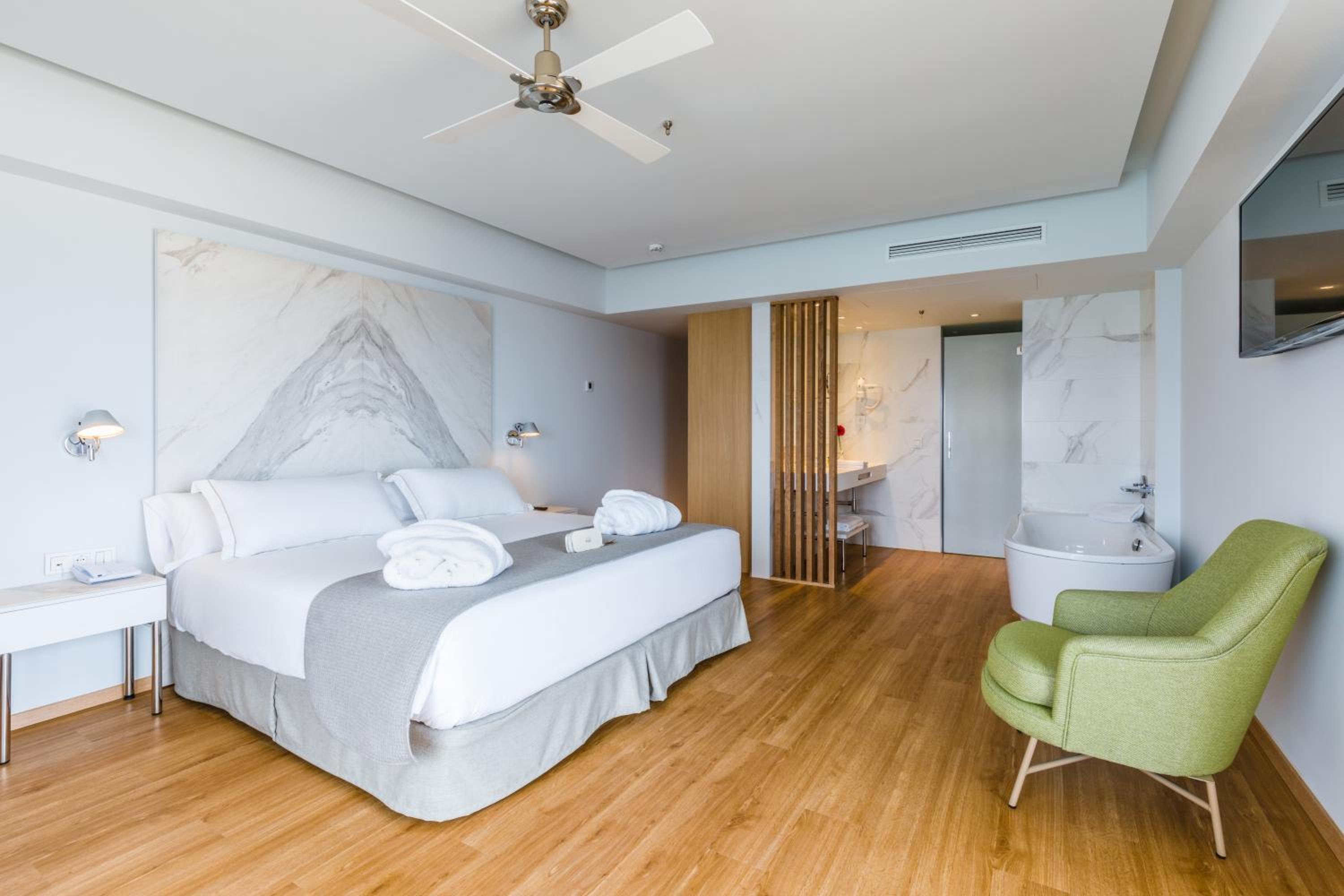 Junior Suite - Photo 18