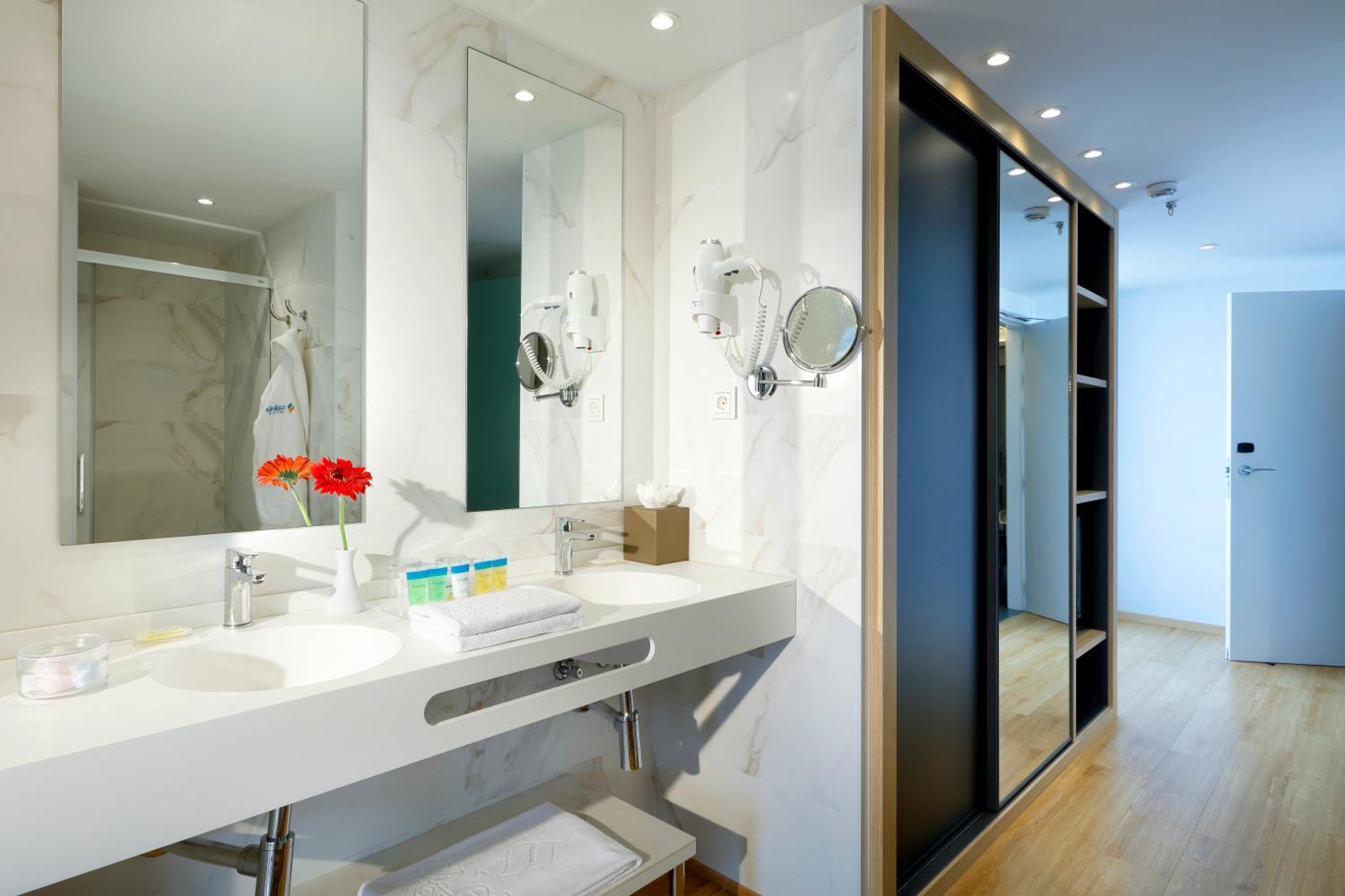 Junior Suite - Photo 13