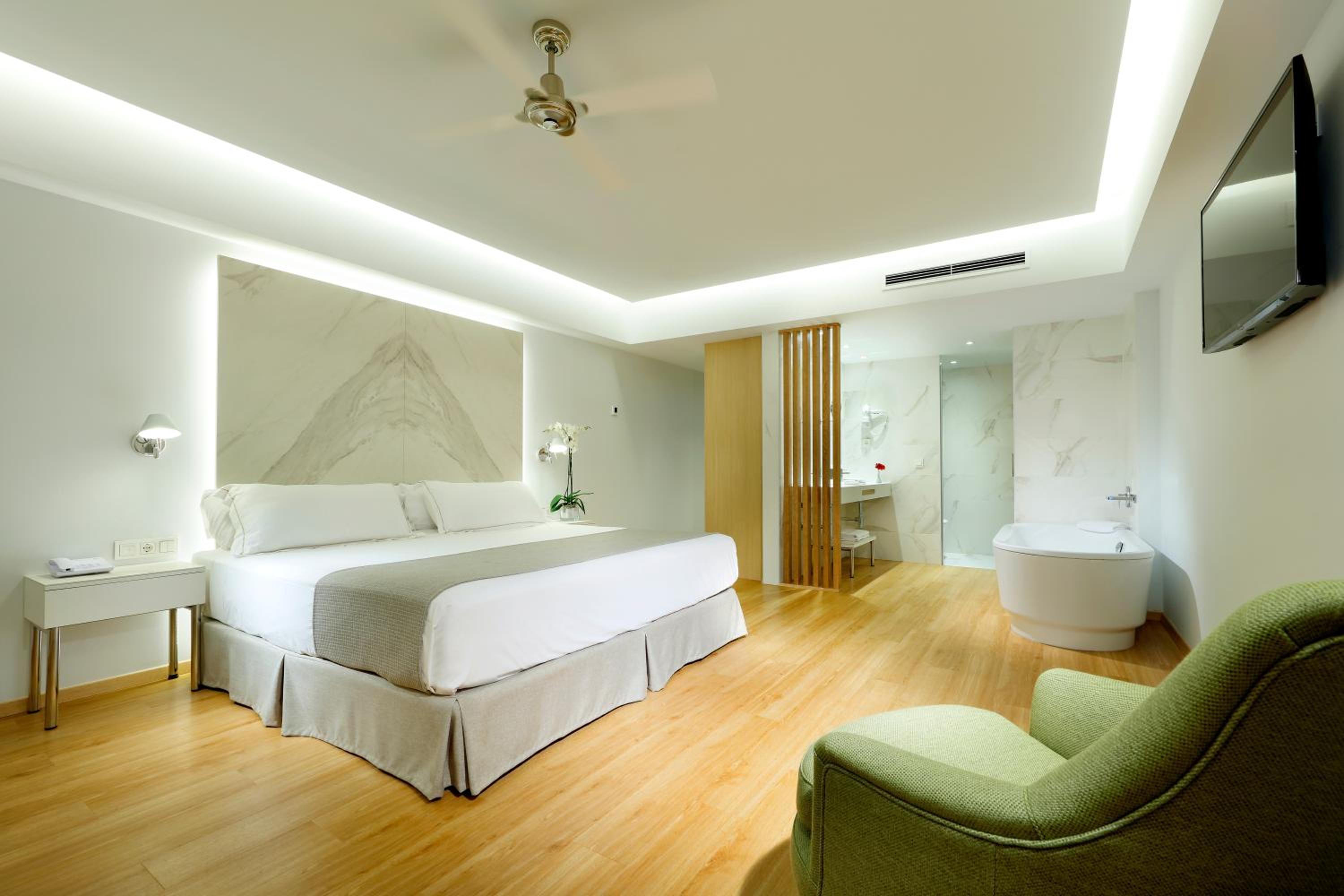 Junior Suite - Photo 9