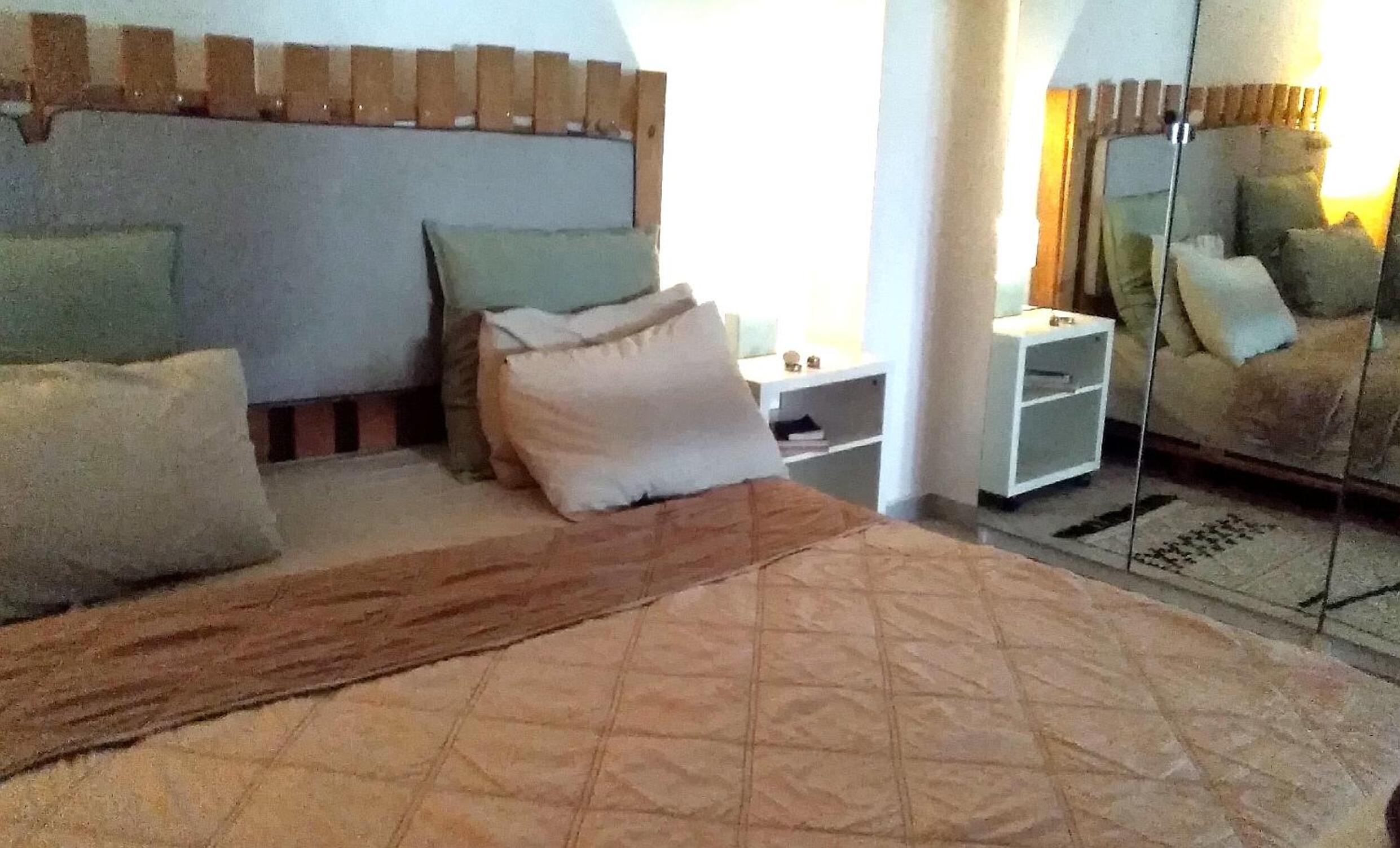 One-Bedroom Apartment - Photo 6