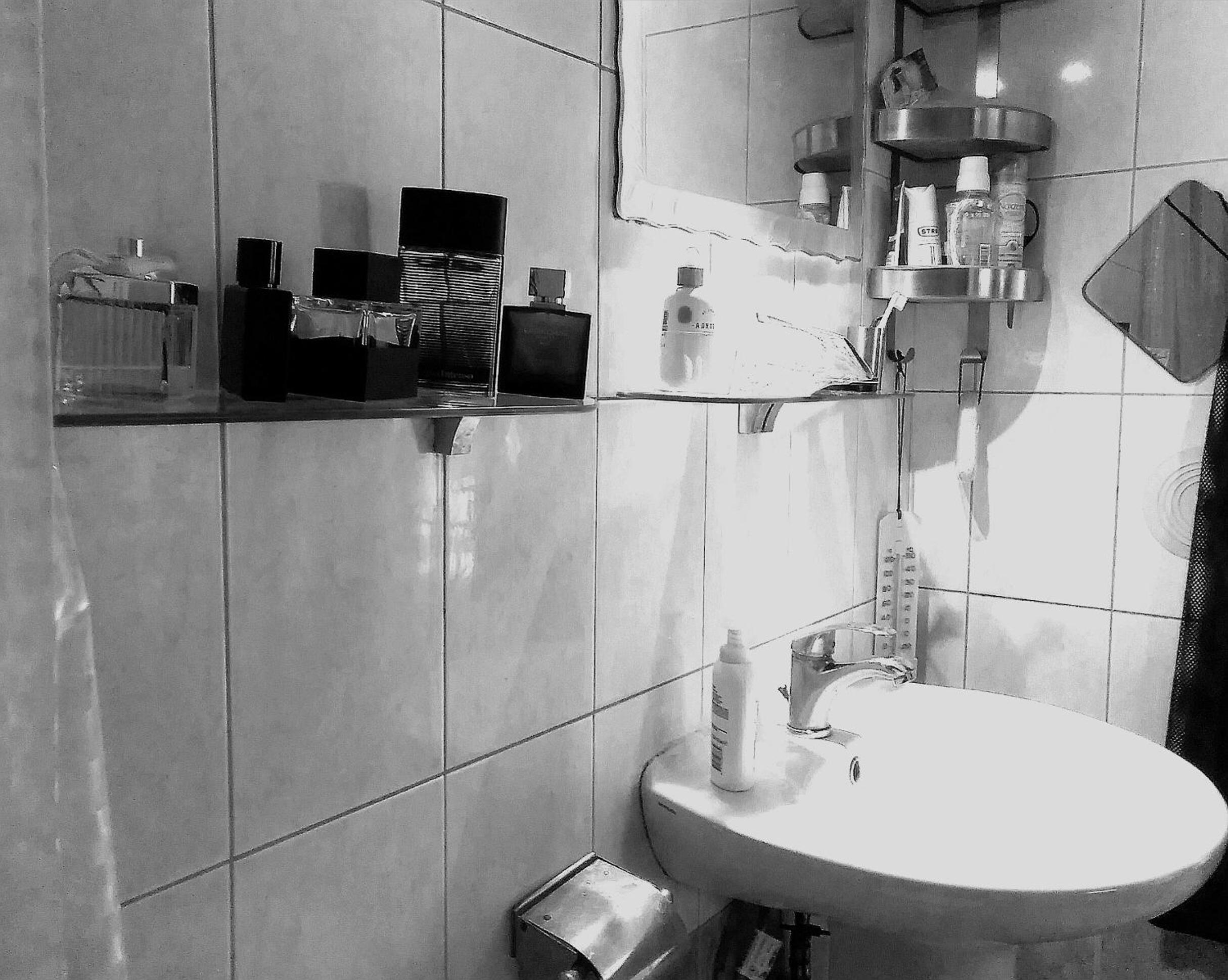 One-Bedroom Apartment - Photo 20