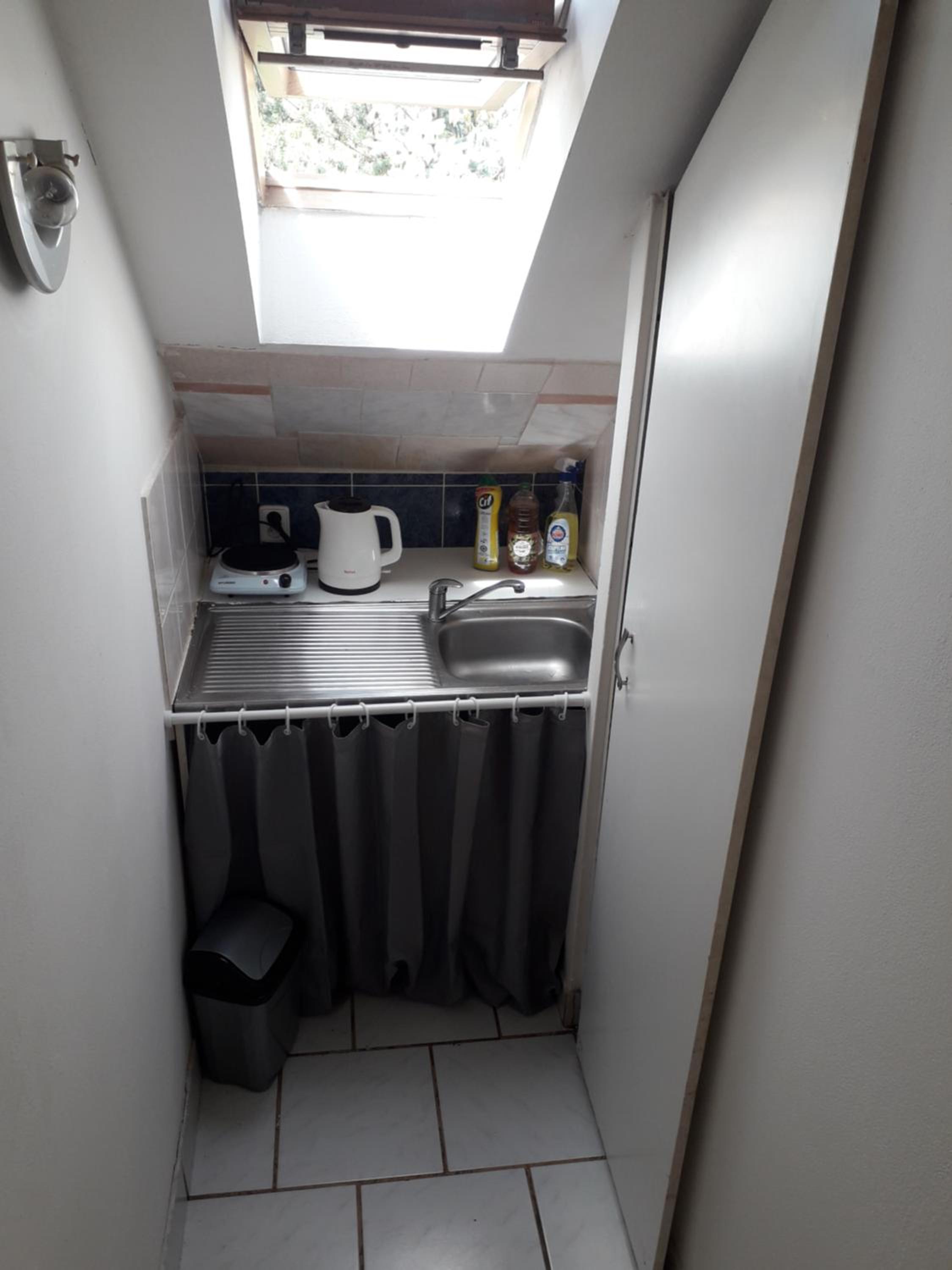 One-Bedroom Apartment - Photo 6