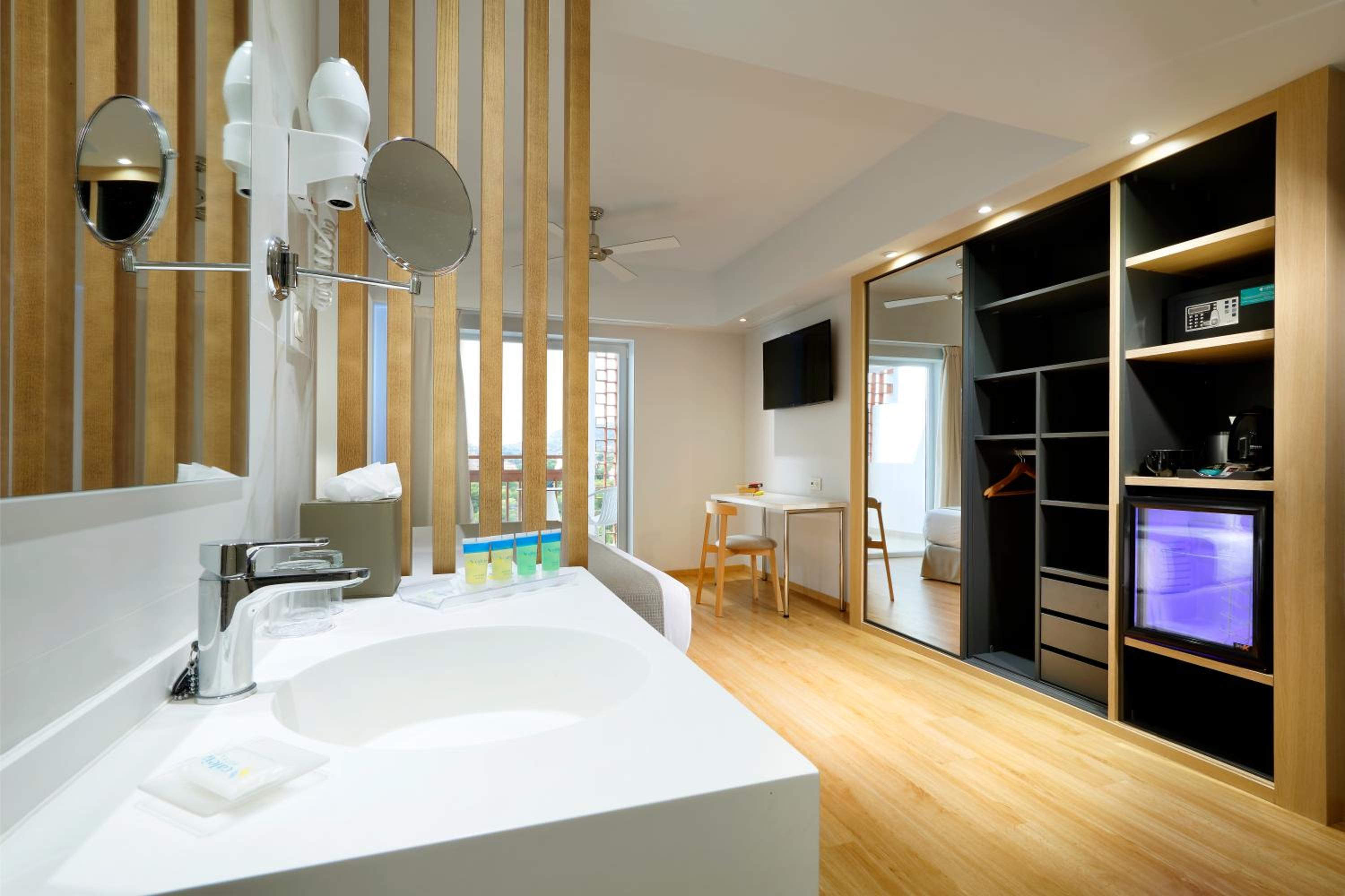 Double Room - Photo 2