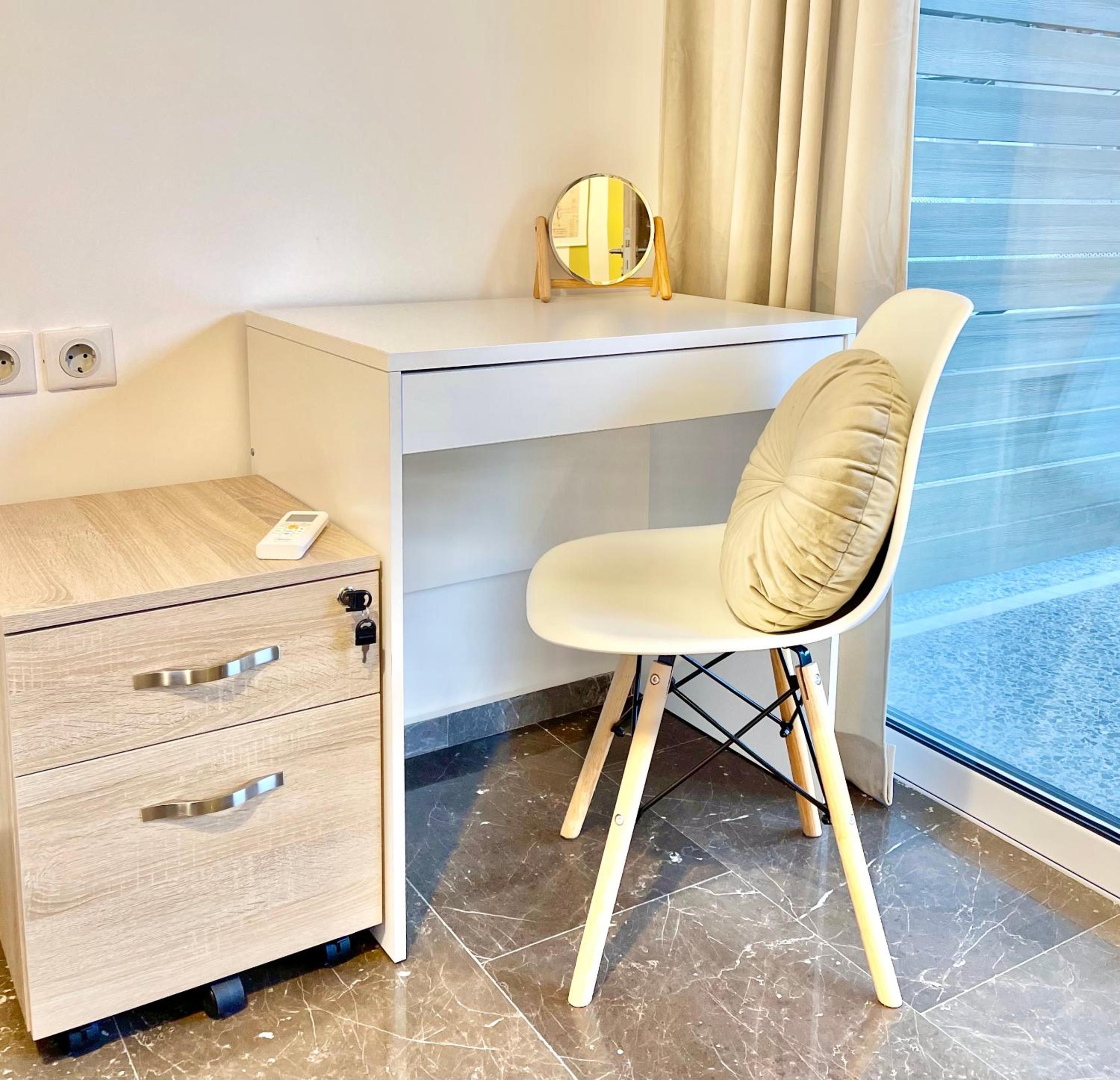 One-Bedroom Apartment - Photo 15