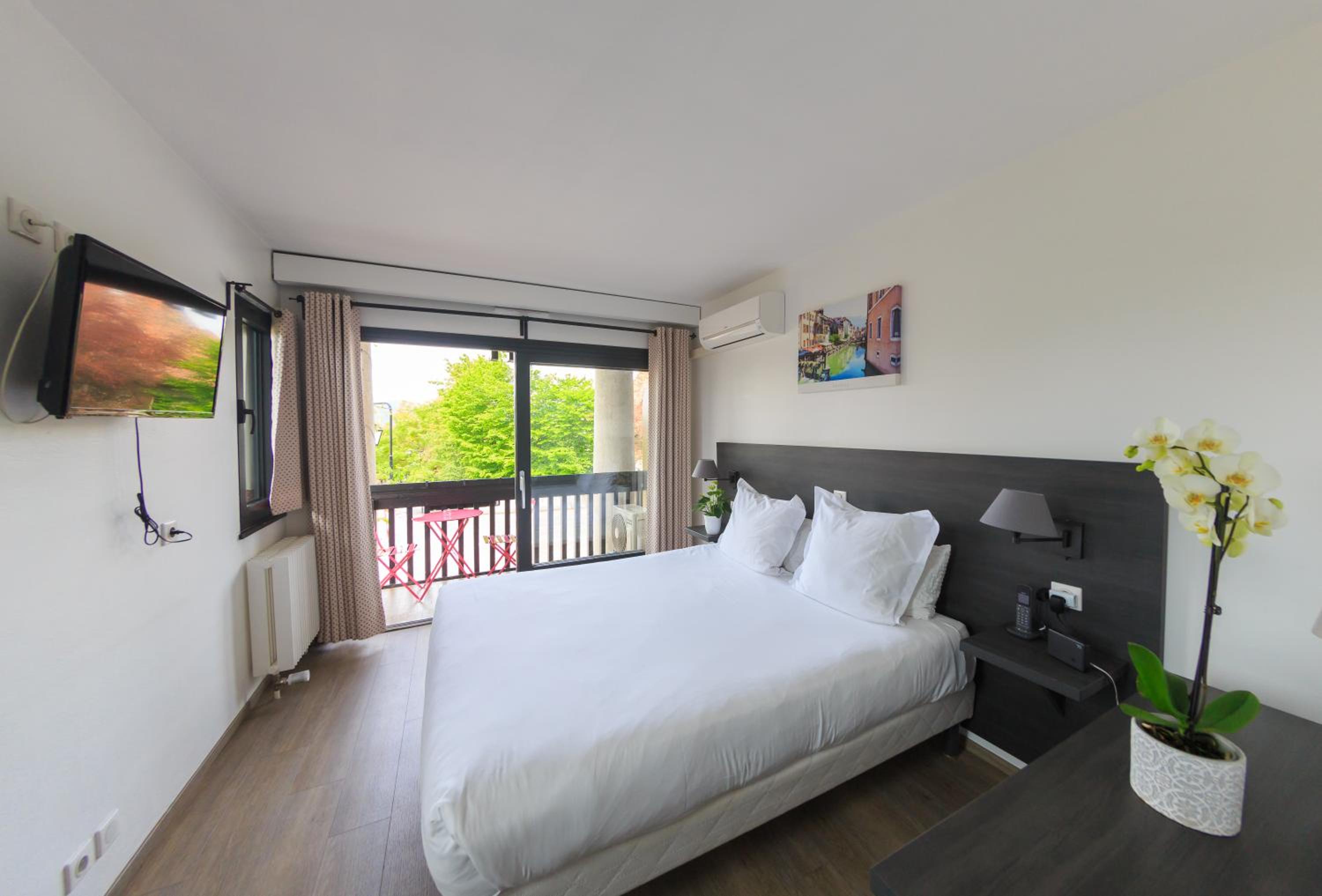 Superior Double Room with Balcony photo 1