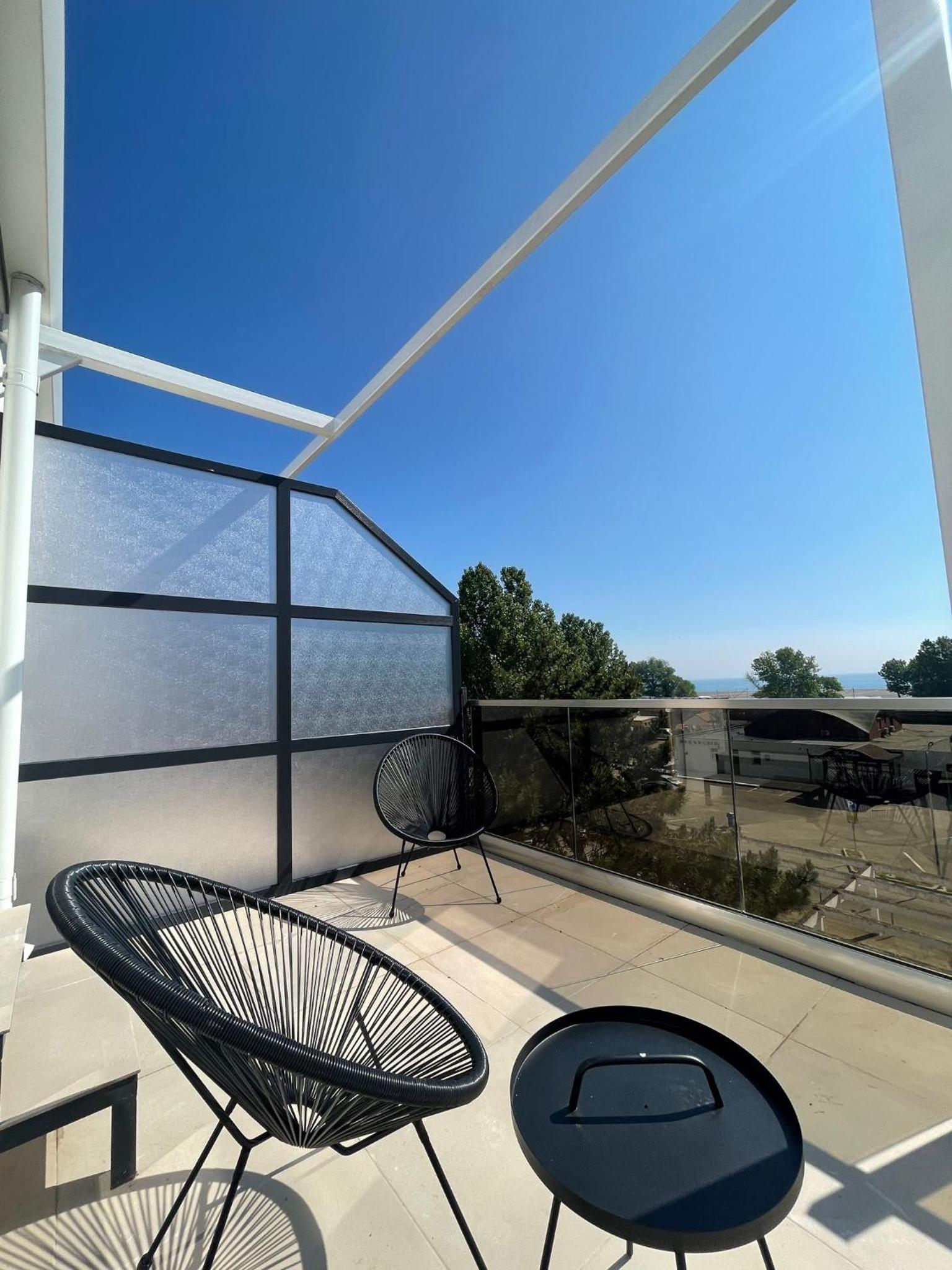 Deluxe Double Room with Balcony and Sea View photo 2