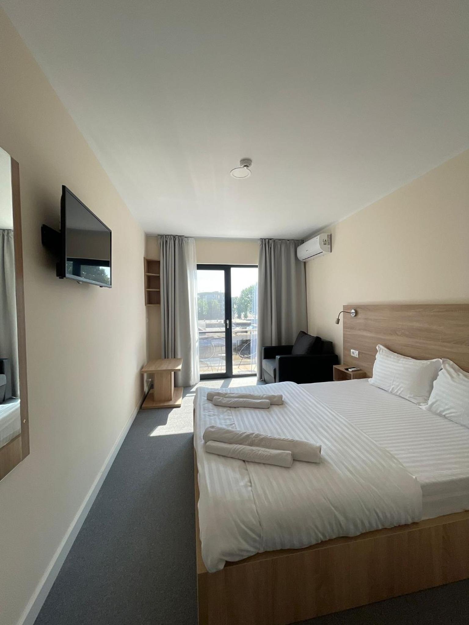Deluxe Double Room with Balcony and Sea View photo 1
