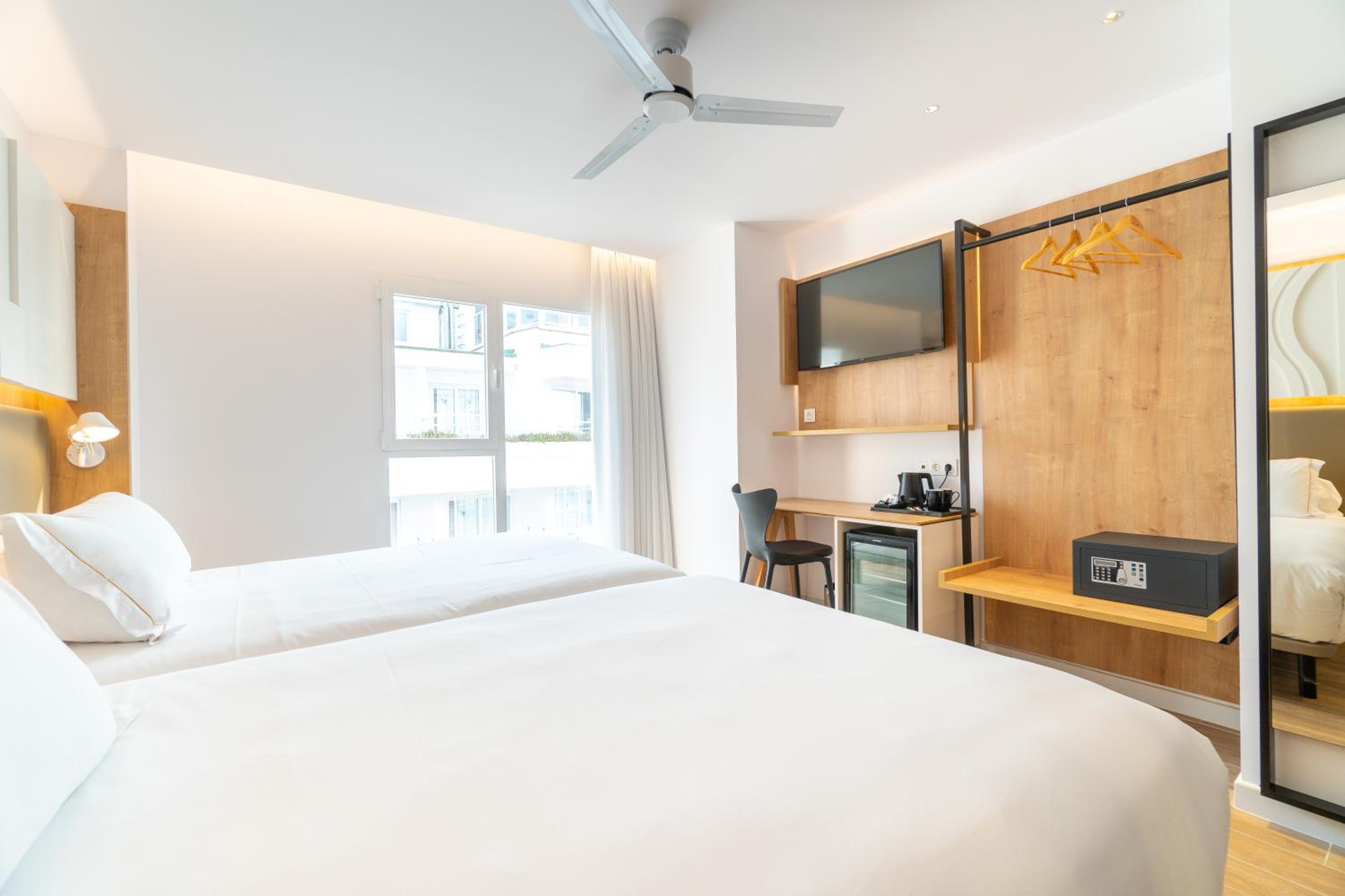 Double Room - Photo 11