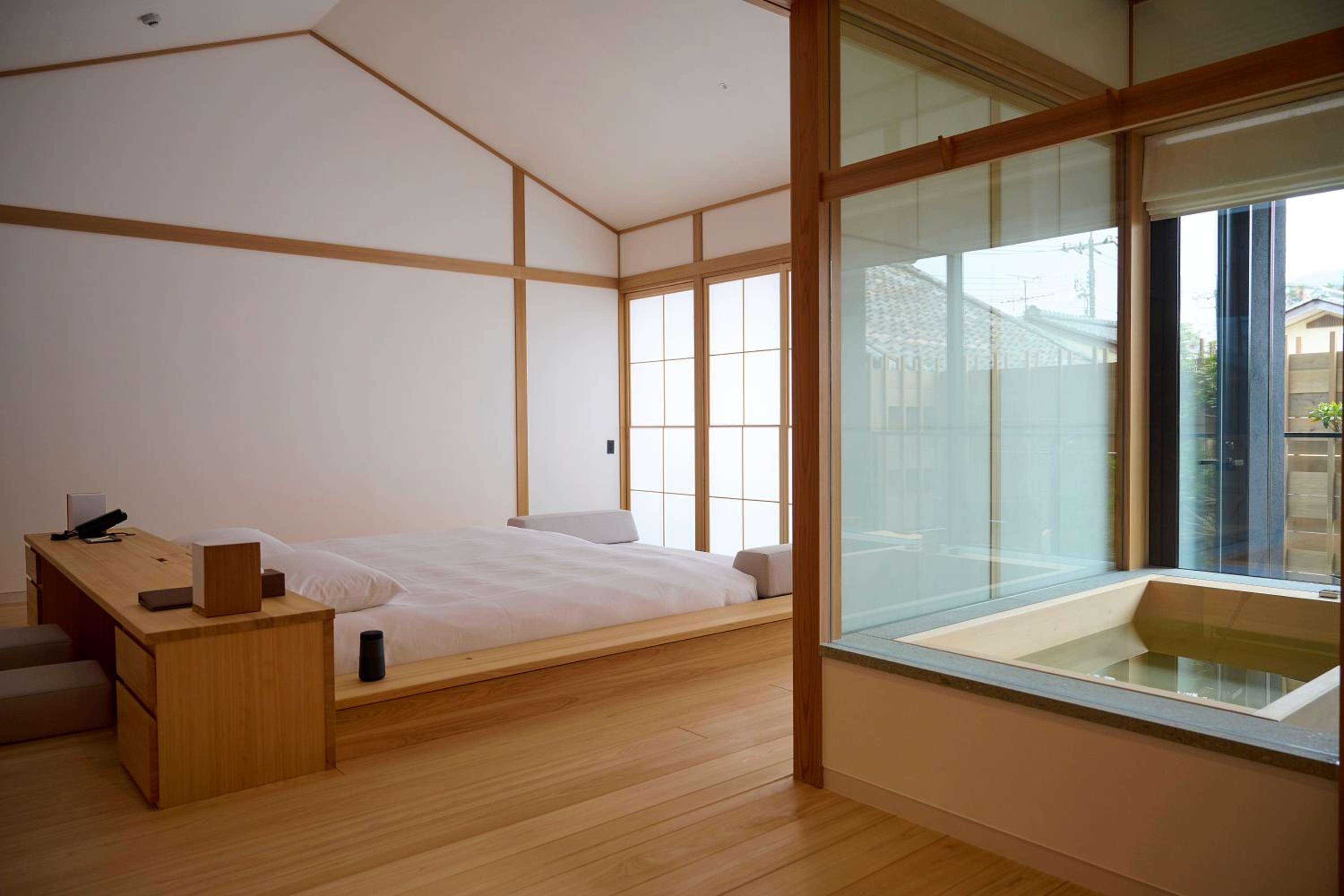 Twin Room with Balcony - Photo 4