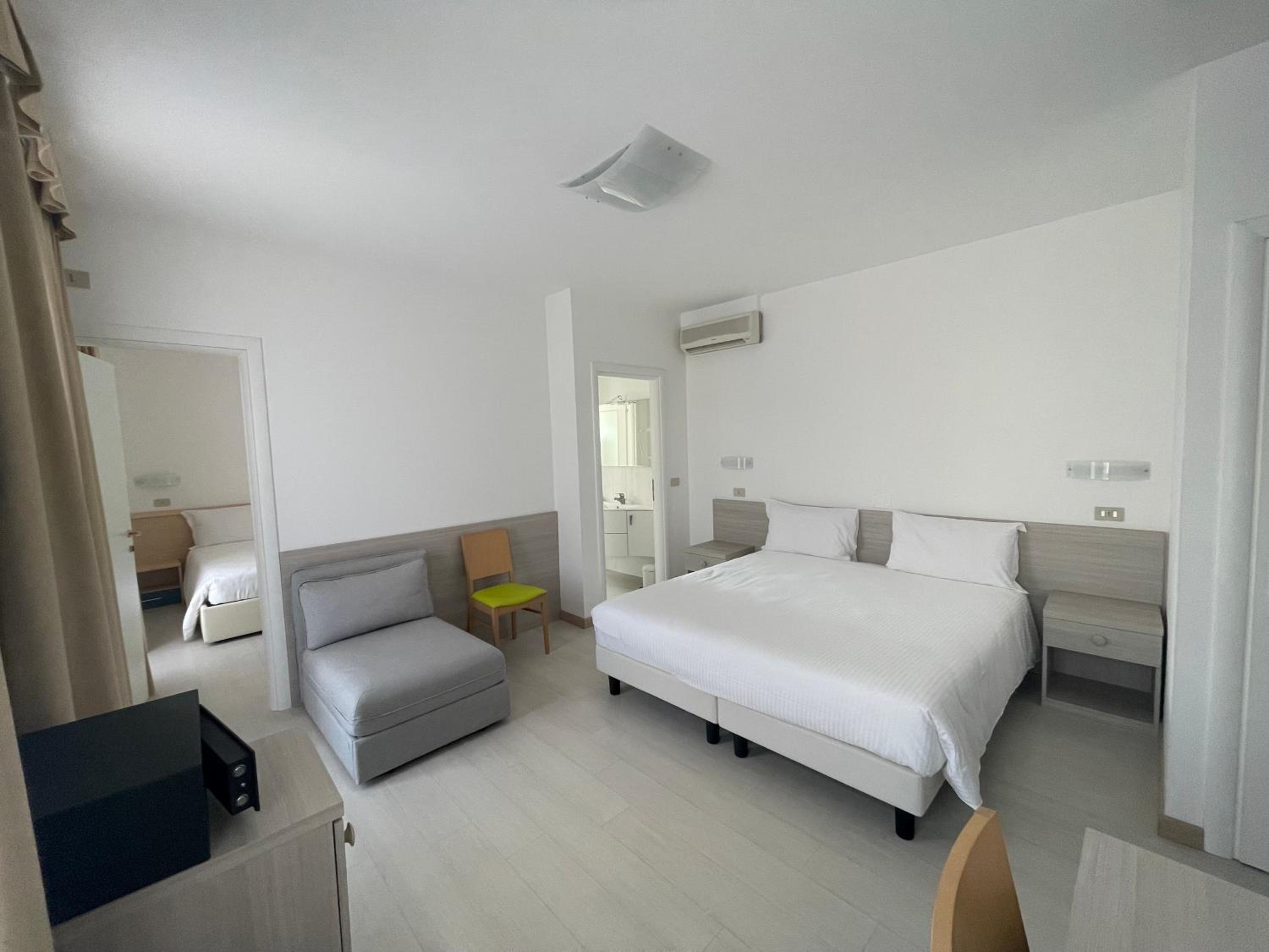 Comfort Quadruple Room - Photo 3