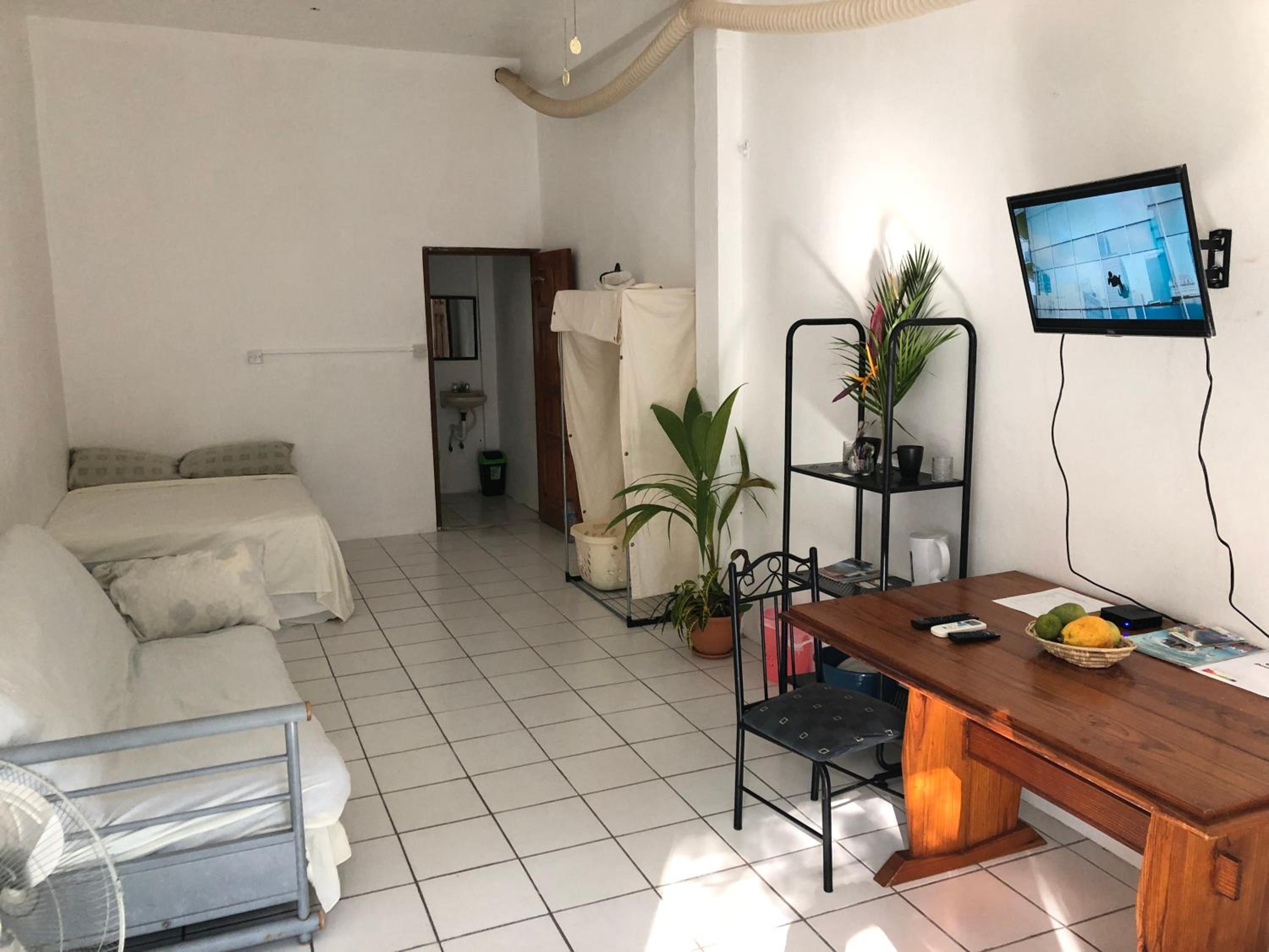 One-Bedroom Apartment photo 1