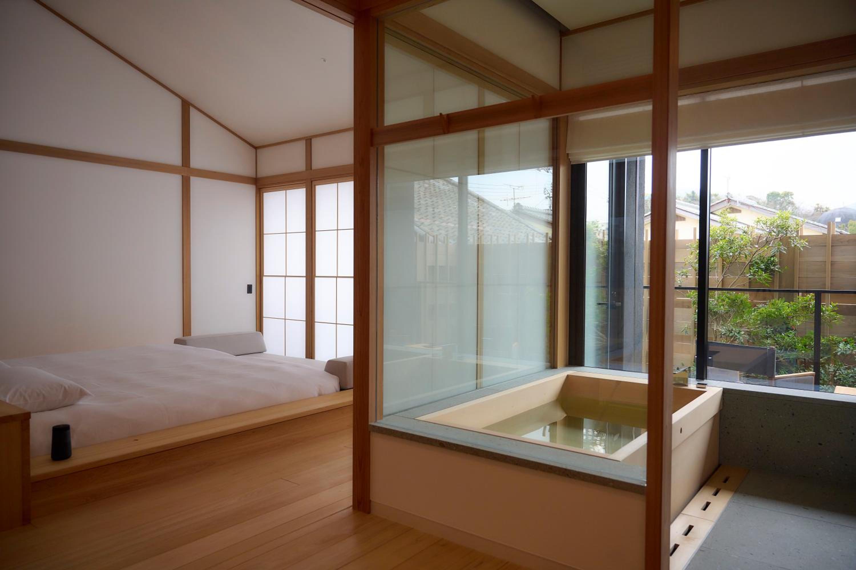Twin Room with Balcony - Photo 9