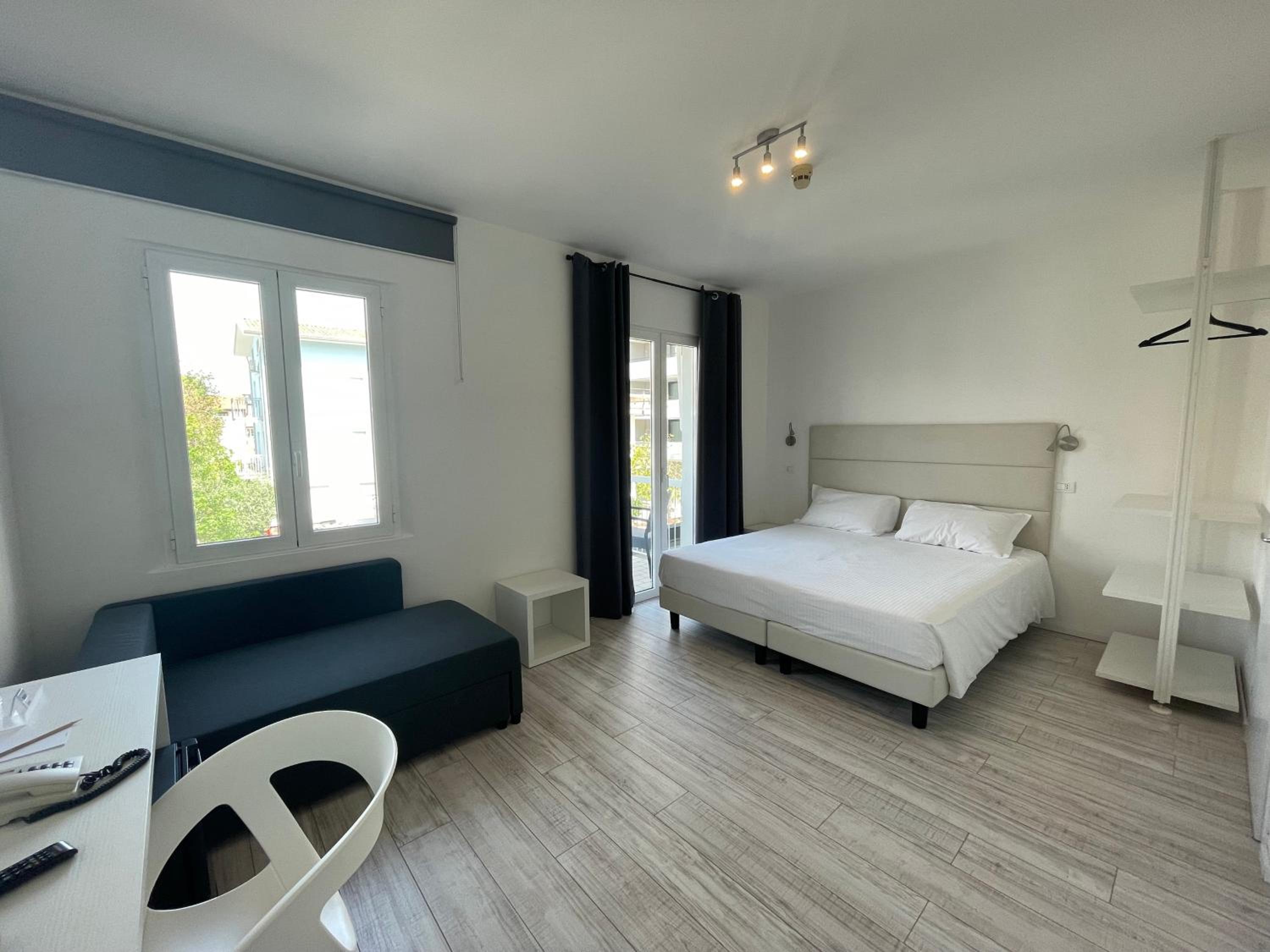 Superior Double Room - Photo 3