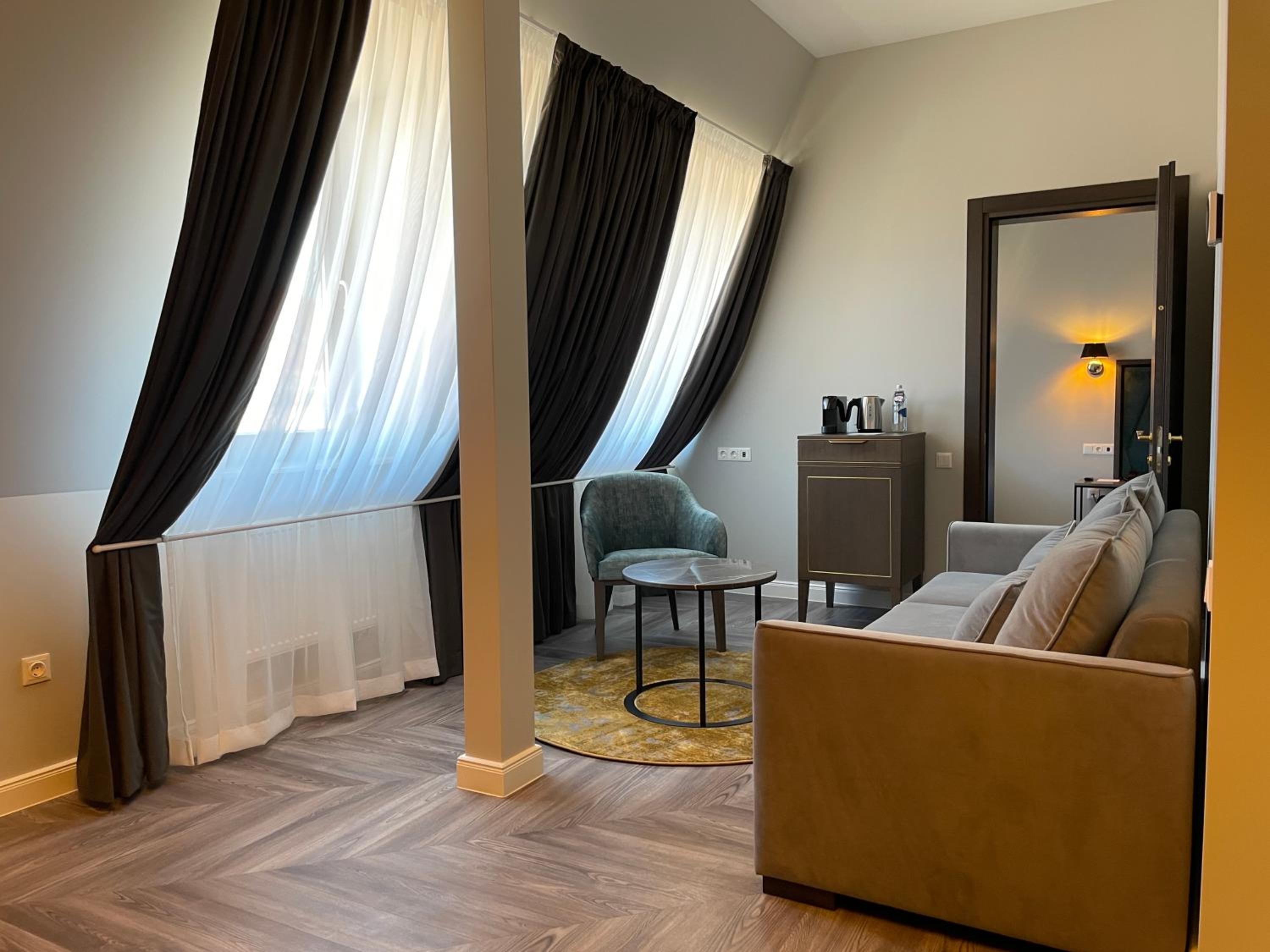 Junior Suite with SPA Access - Photo 1