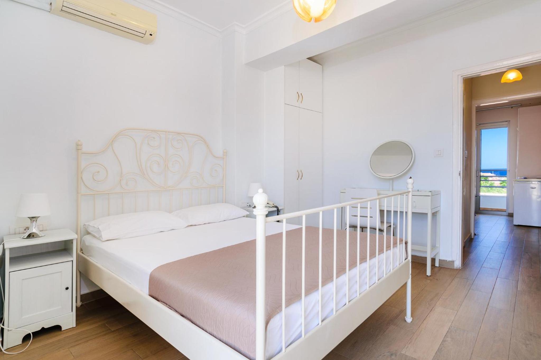 Superior Quadruple Room - Photo 2