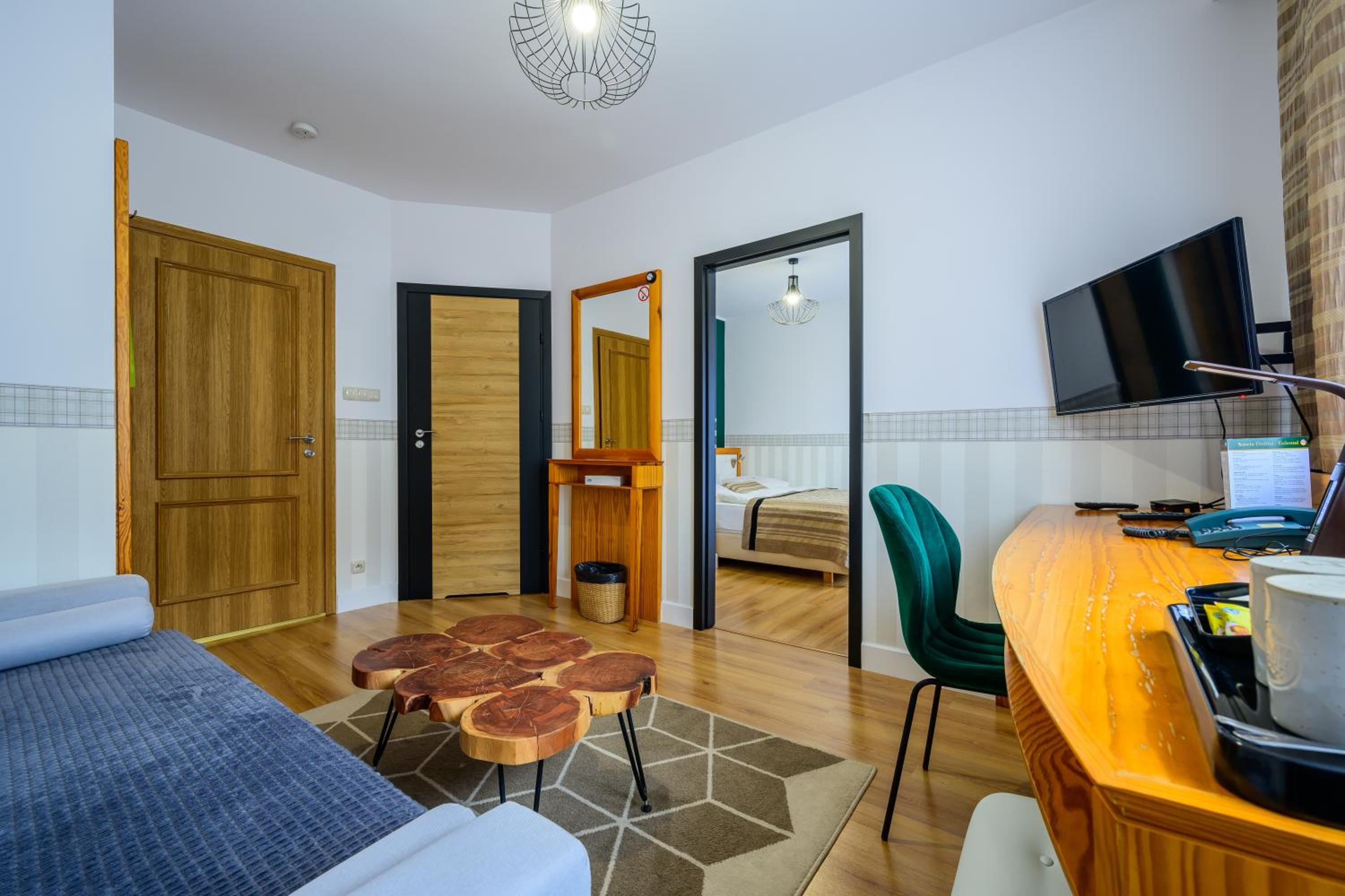 King Suite with Balcony photo 1