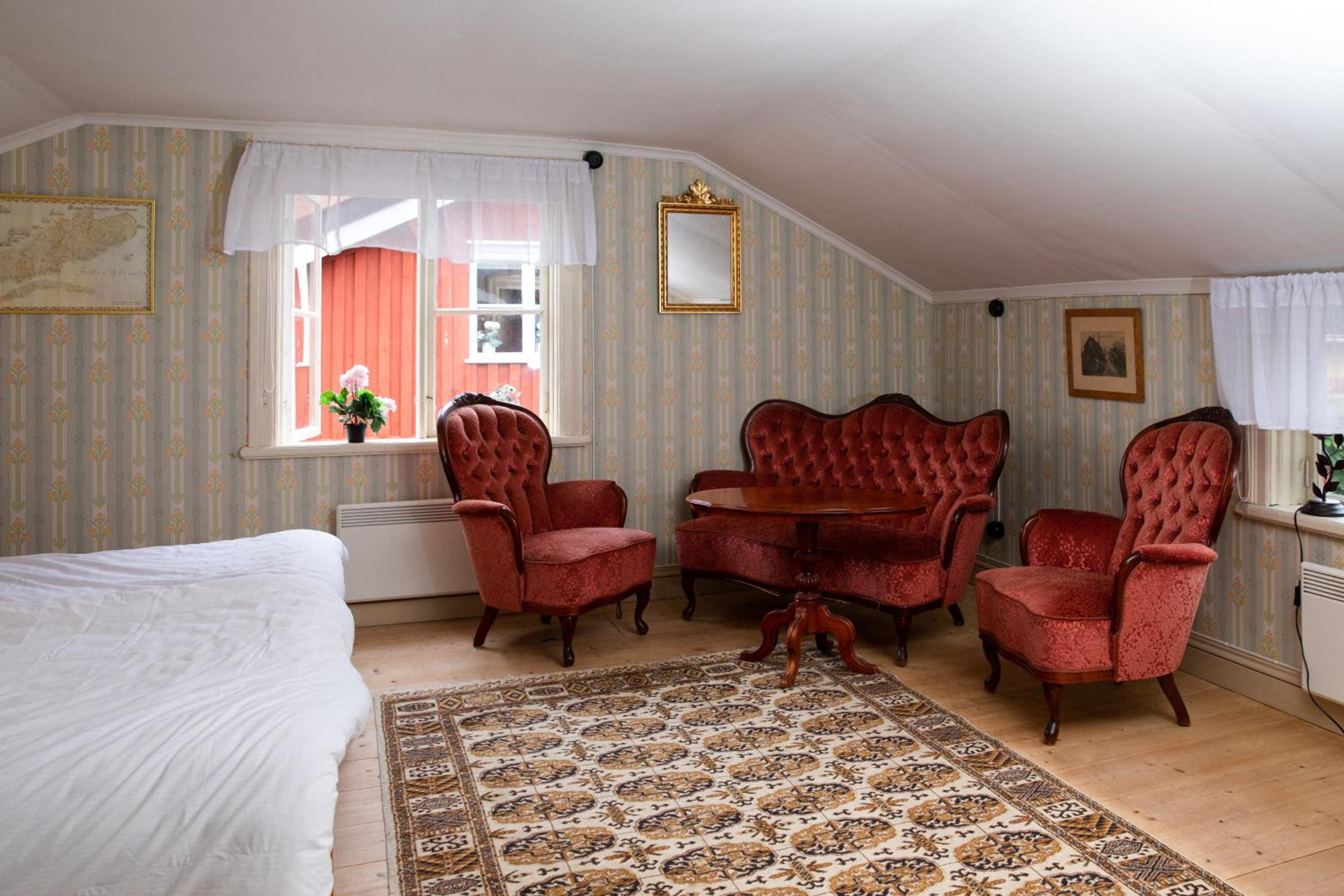 Double Room with Shared Bathroom