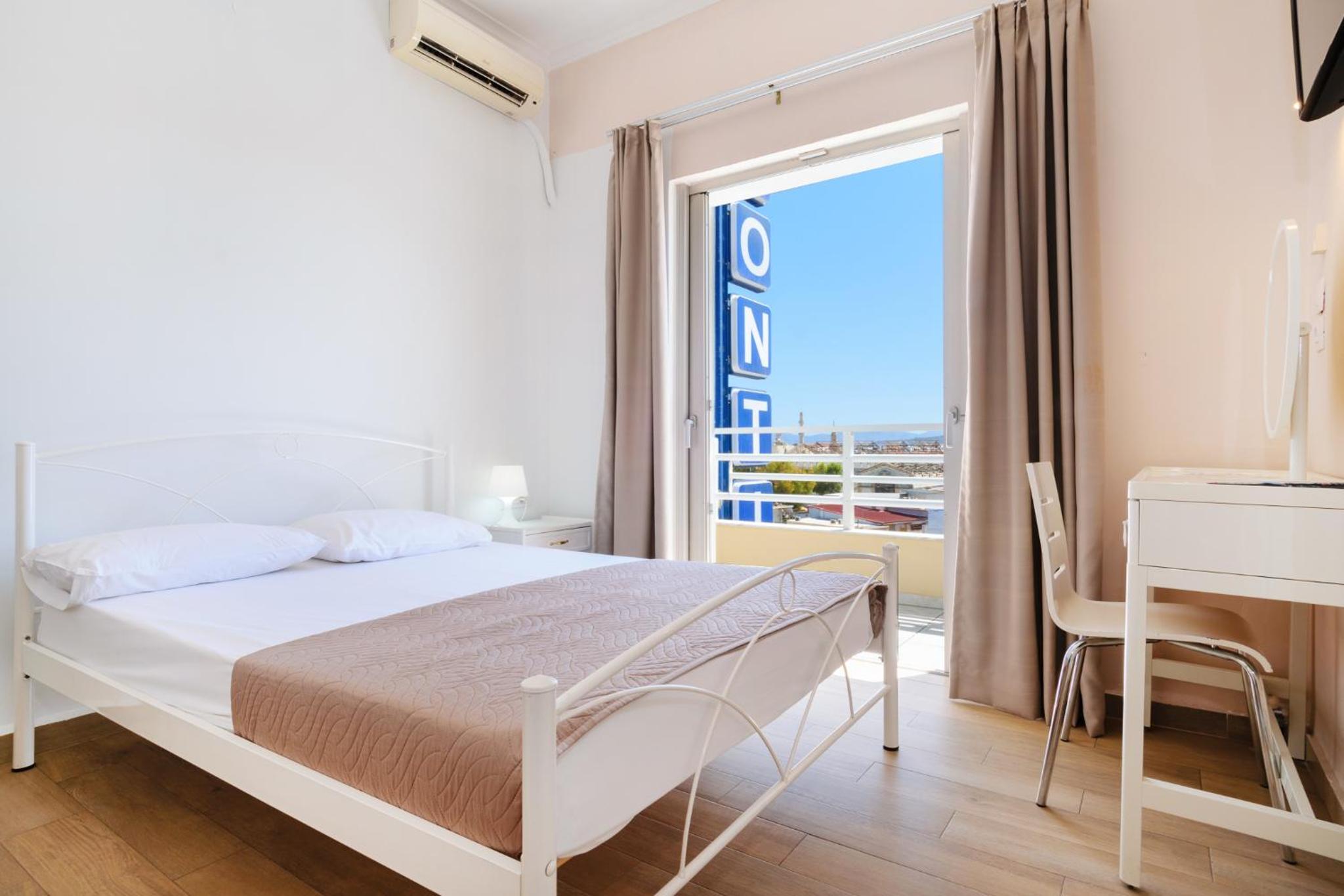 Triple Room with a Double Bed - Photo 1