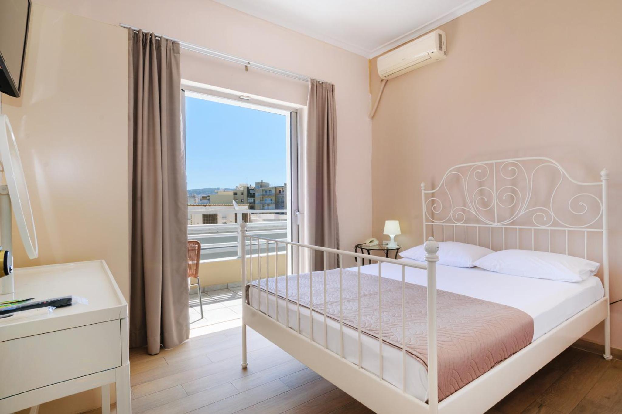 Triple Room with a Double Bed - Photo 6