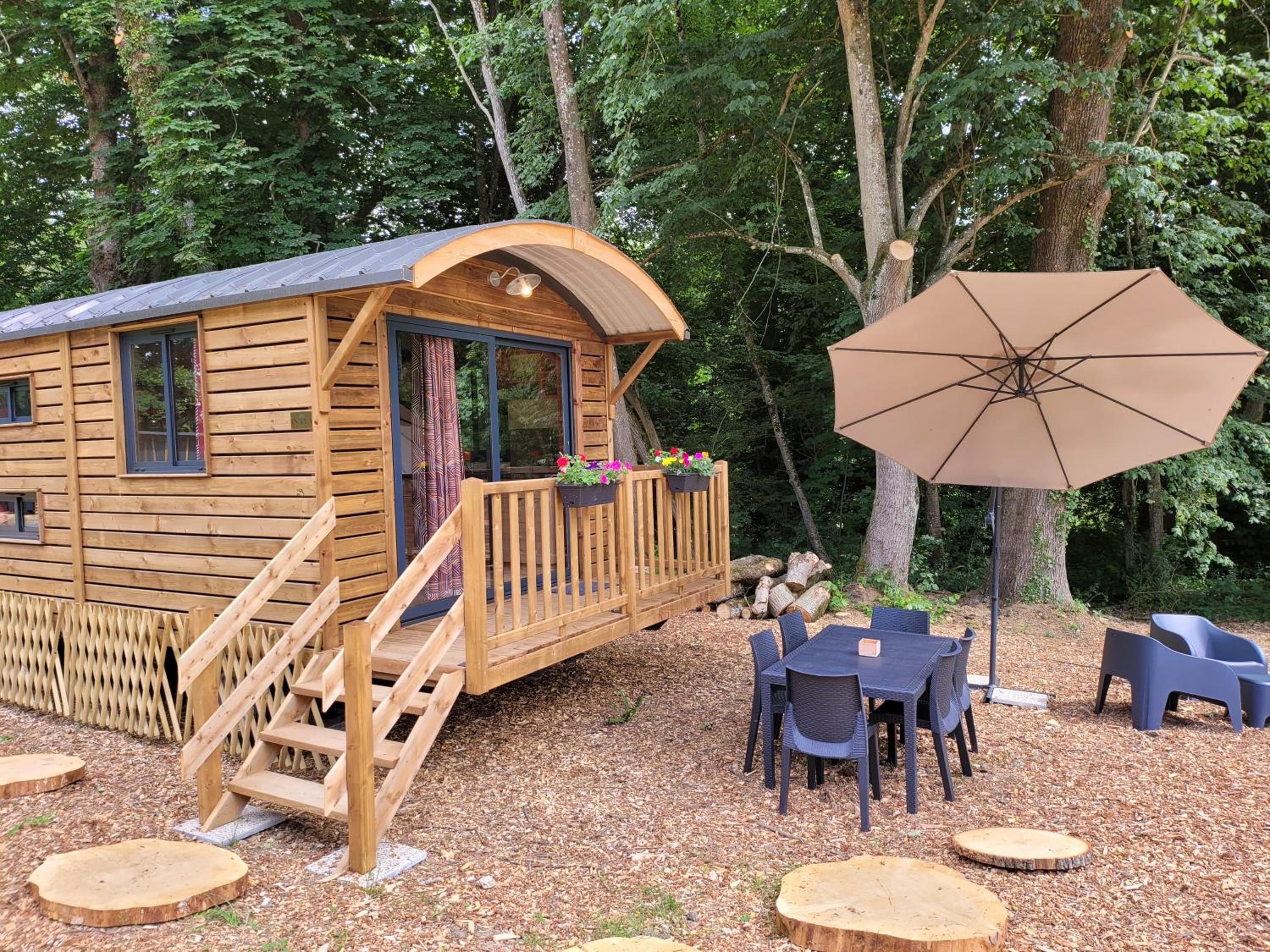 Two-Bedroom Cottage - Photo 16