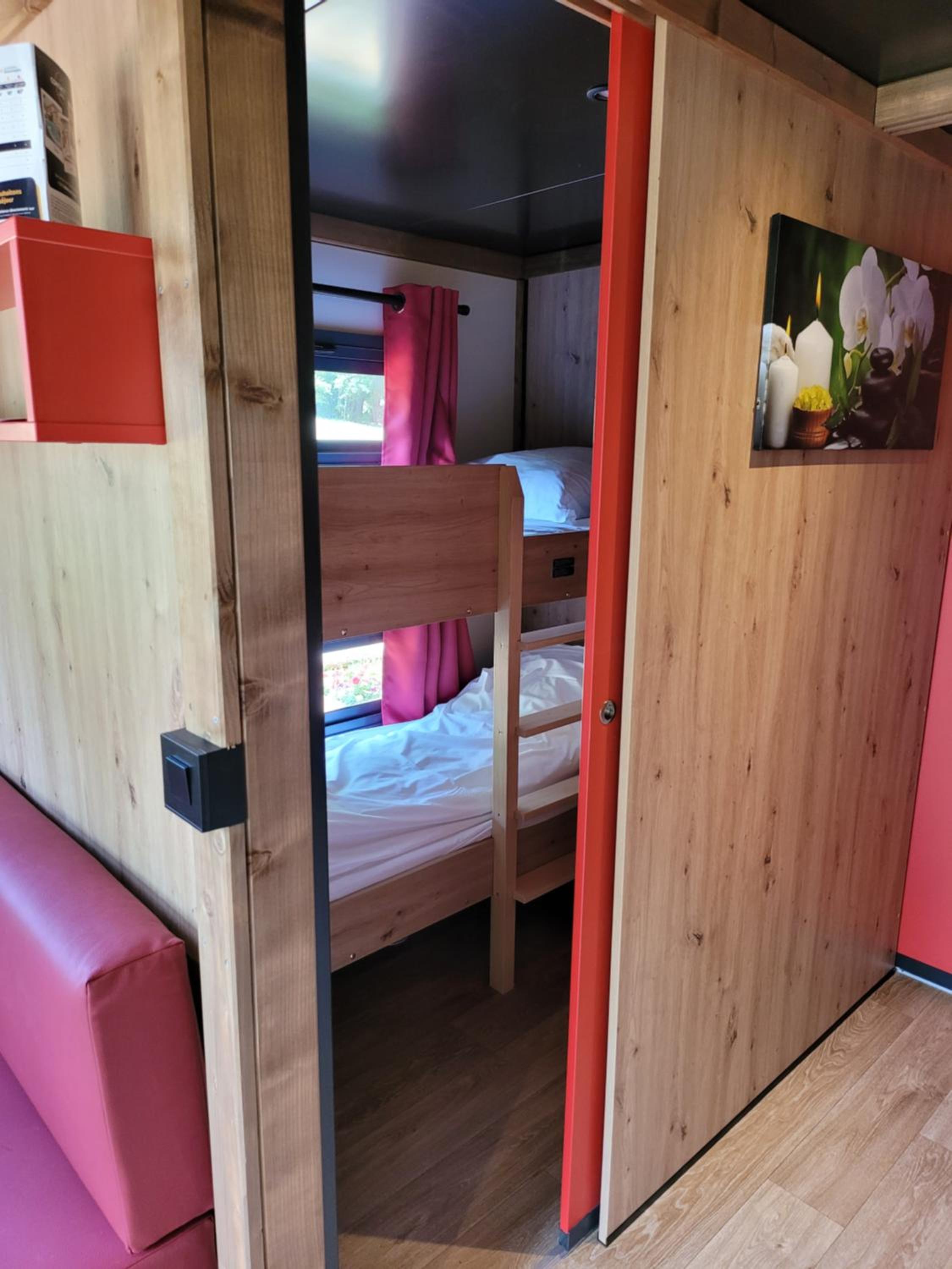 Two-Bedroom Cottage - Photo 7