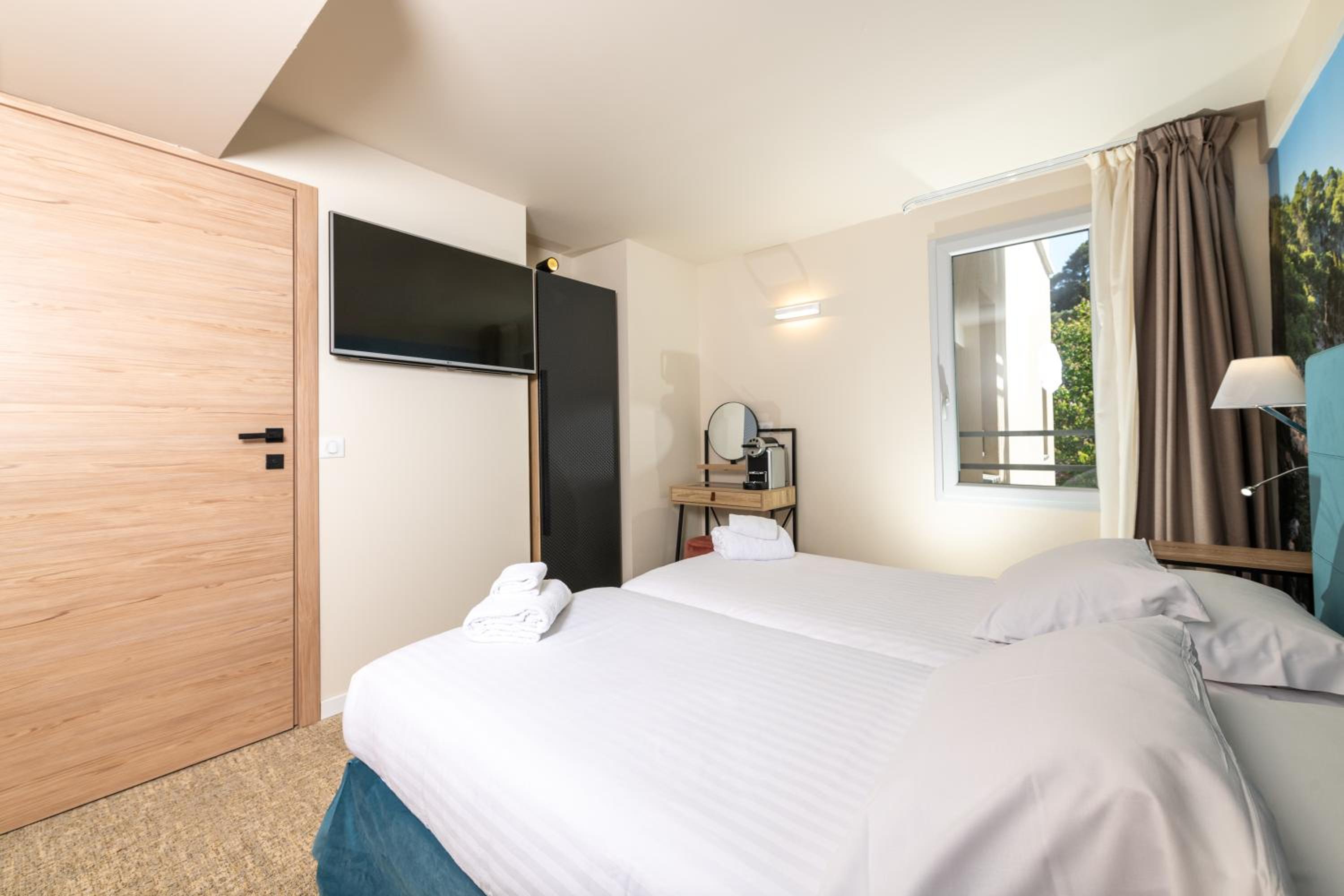 Comfort Queen Room - Non-Smoking  photo 3