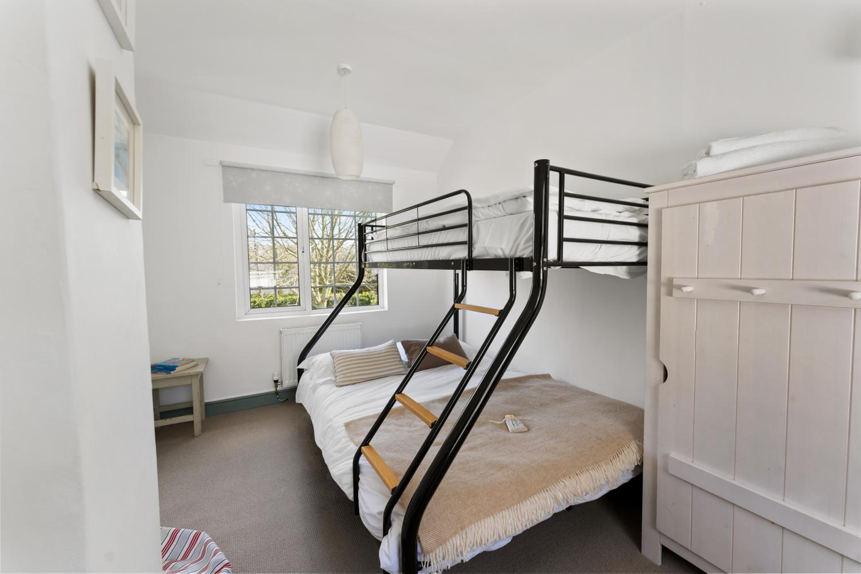 Four-Bedroom Vacation Home - Photo 4
