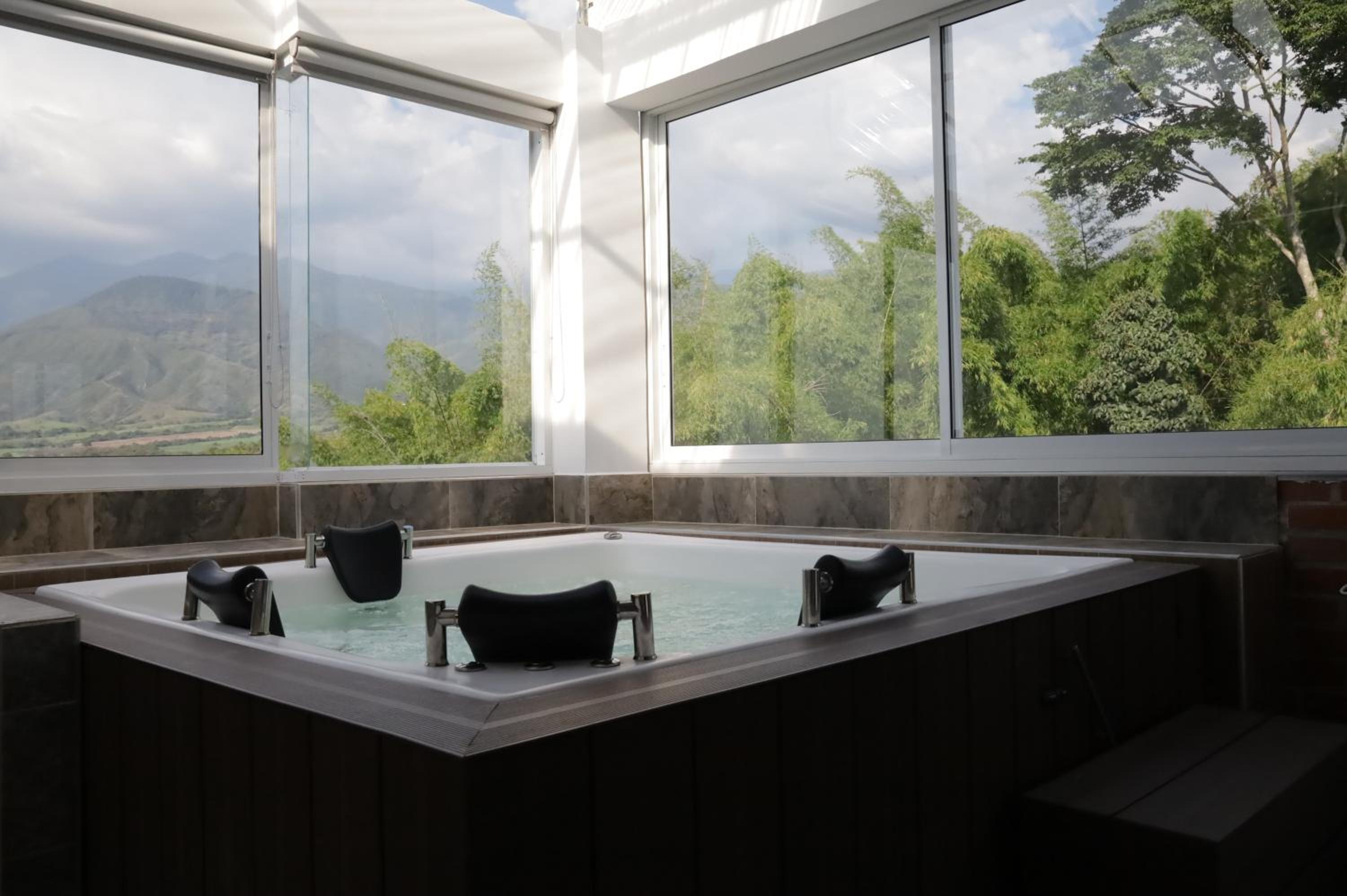 Suite with Mountain View photo 3